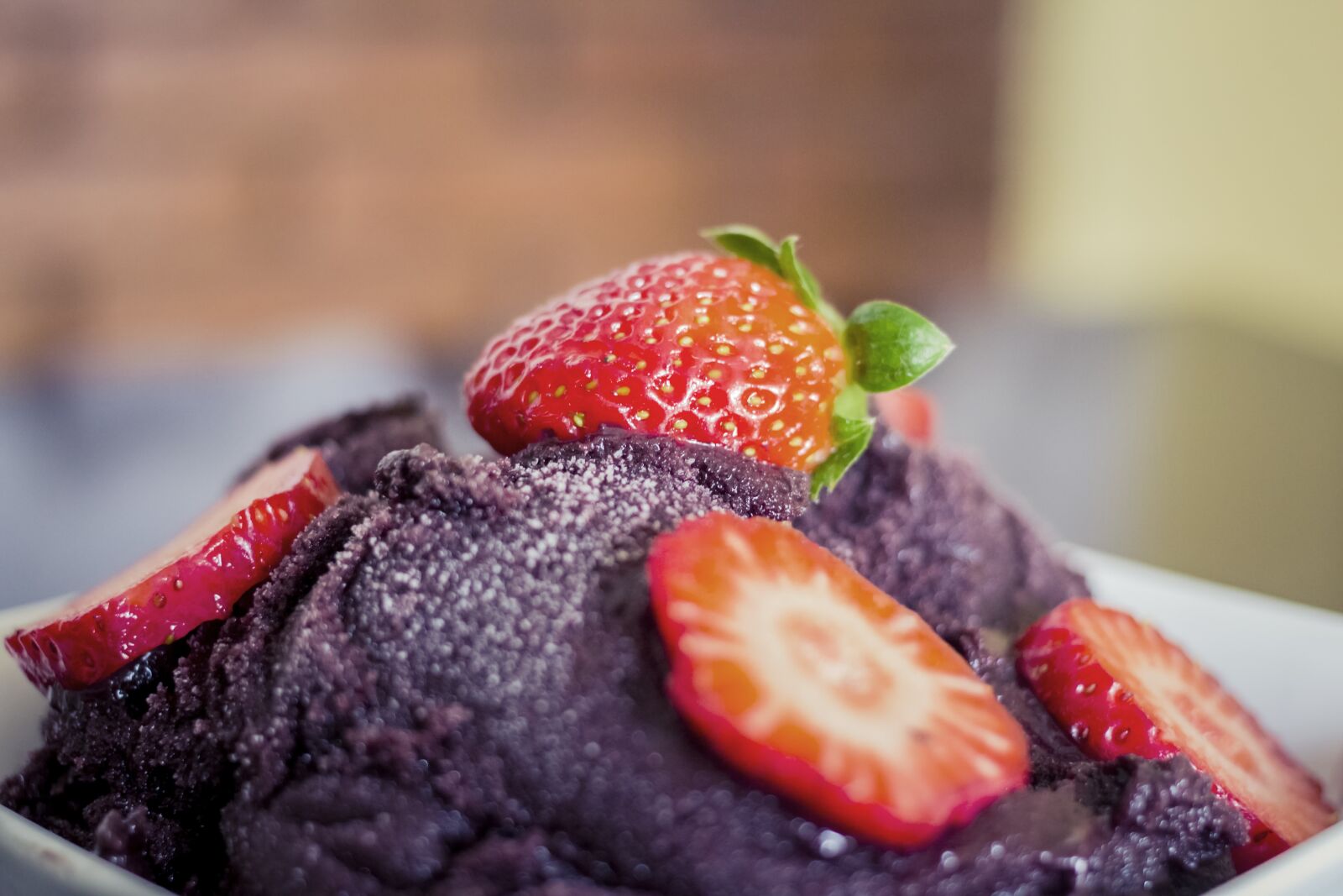 Canon EF 40mm F2.8 STM sample photo. Acai, strawberry, ice photography