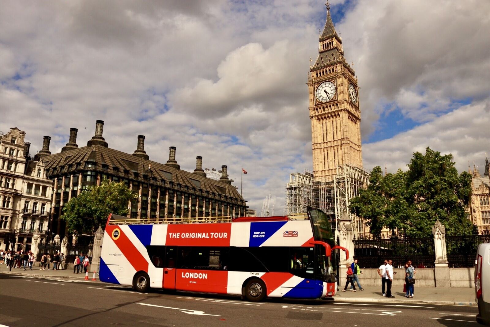 Canon EOS 80D sample photo. London, big ben, bus photography