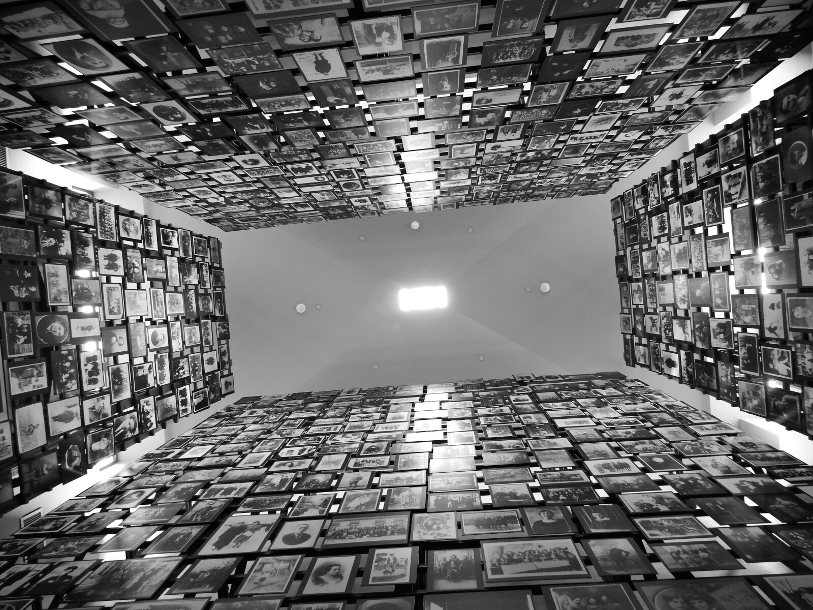Nikon Coolpix L820 sample photo. Holocaust, pictures, architecture photography