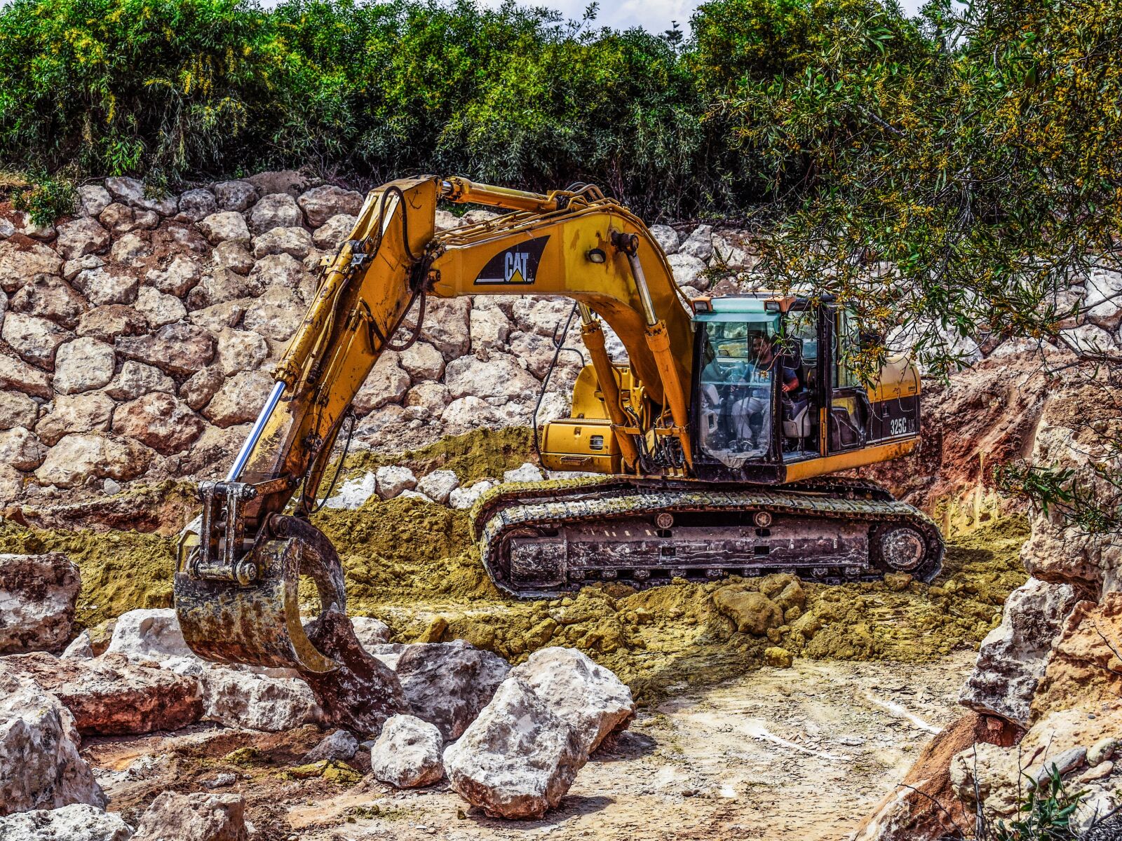 Nikon D3300 sample photo. Heavy machine, excavator, yellow photography