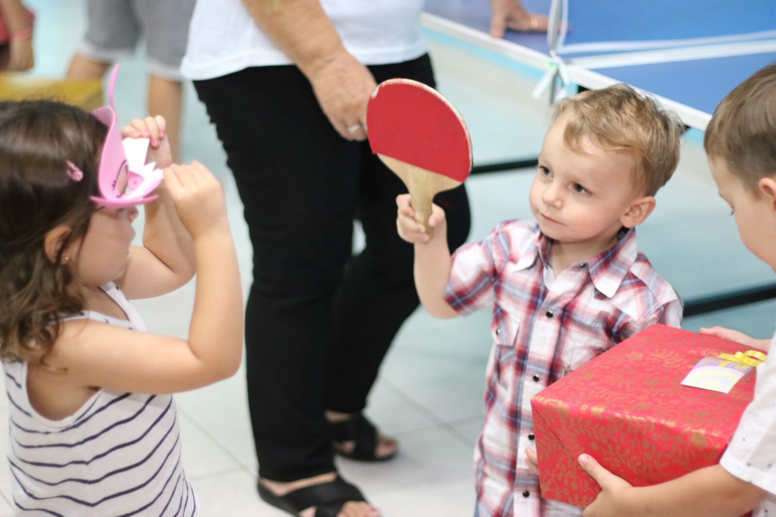 Canon EOS 7D Mark II sample photo. Playing, friends, children photography