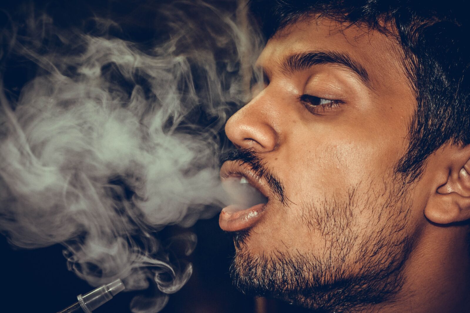 Nikon D5200 sample photo. Hookah, smoke, cigarette photography