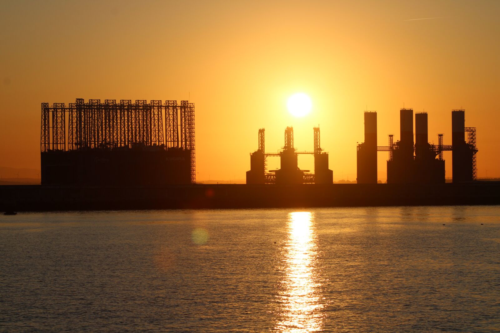 Canon EOS 2000D (EOS Rebel T7 / EOS Kiss X90 / EOS 1500D) sample photo. Port of cadiz, cadiz photography