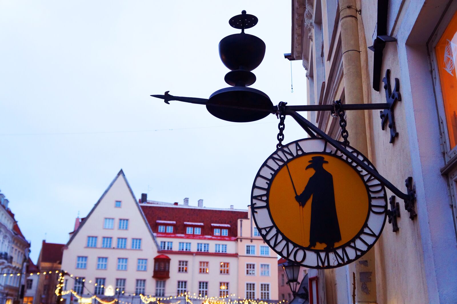 Sony Alpha a3000 + Sony E 18-55mm F3.5-5.6 OSS sample photo. Tallinn, estonia, architecture photography
