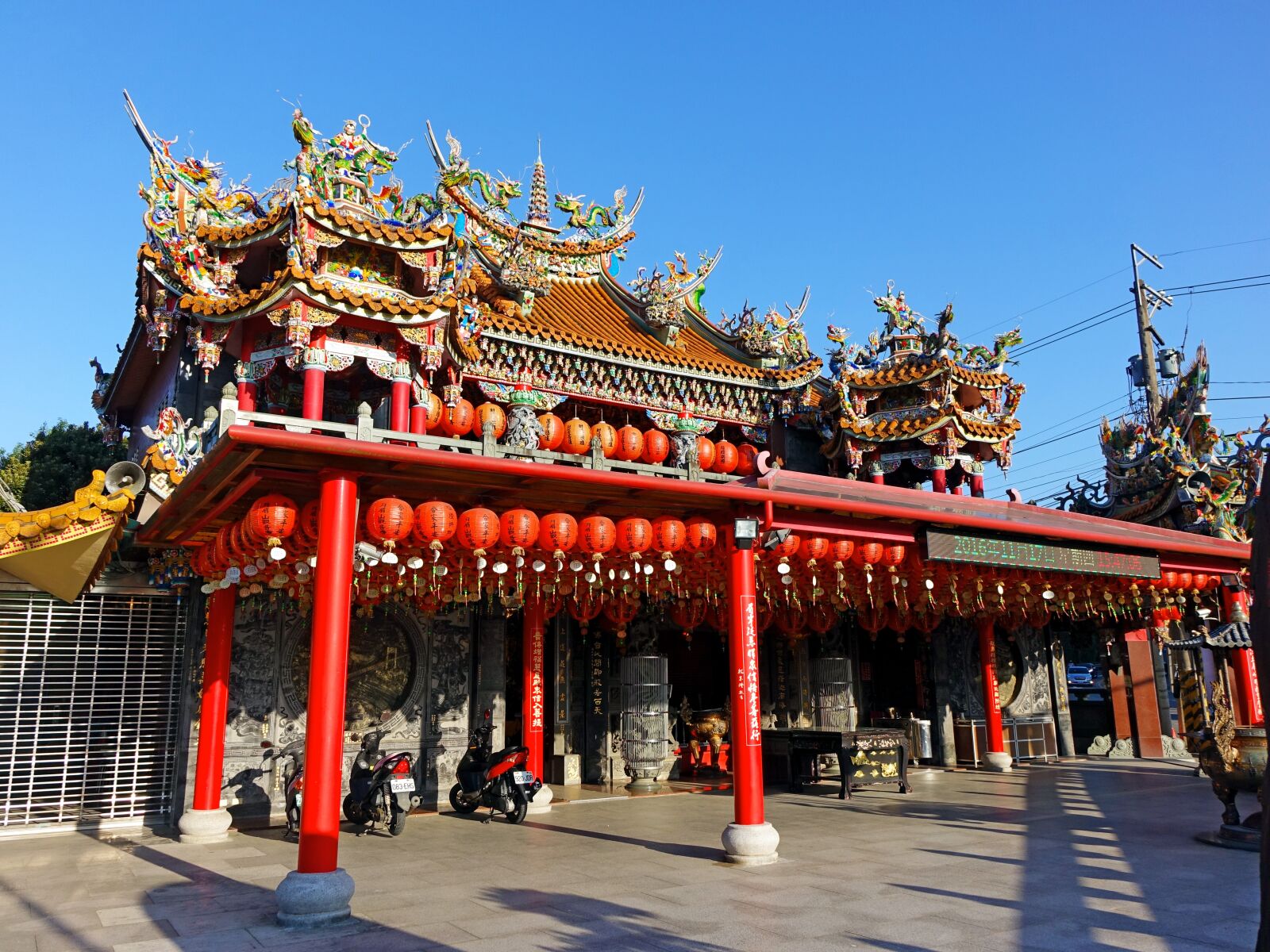 Sony Cyber-shot DSC-RX10 sample photo. Taiwan, chinese temple, chinese photography