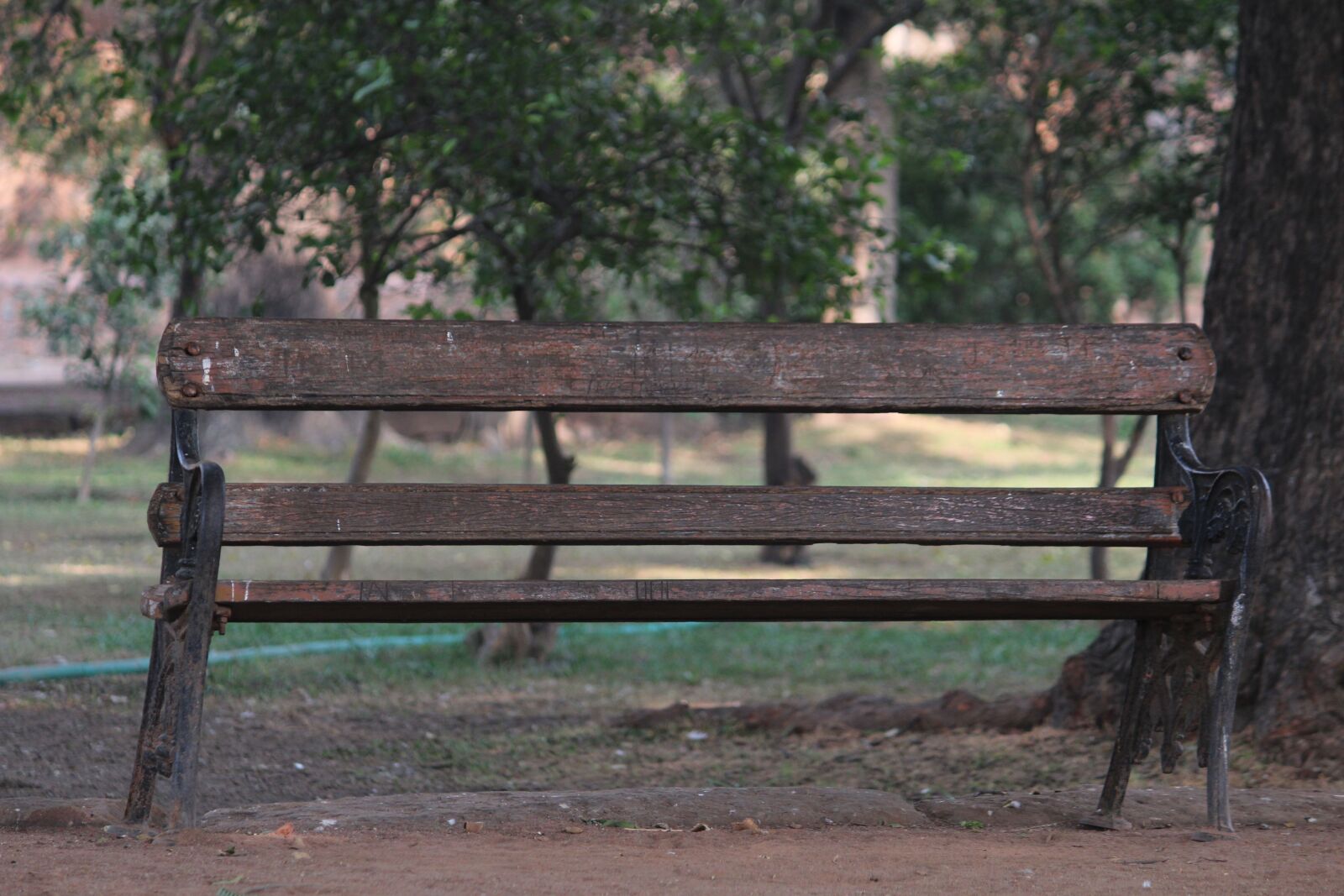 Canon EOS 1200D (EOS Rebel T5 / EOS Kiss X70 / EOS Hi) sample photo. Empty chair, landscape, remote photography