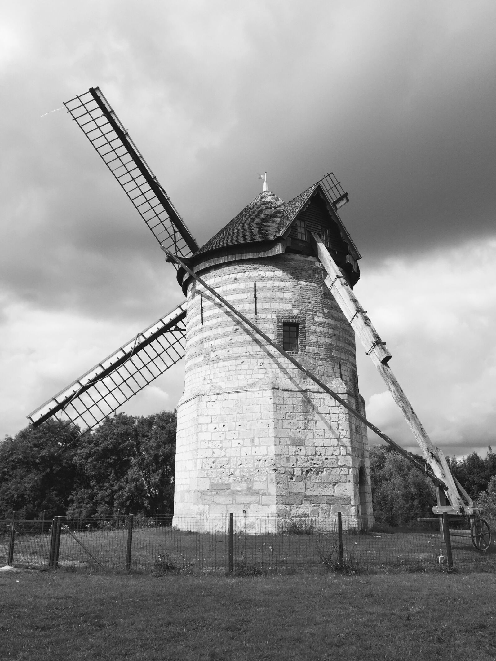 iPhone 6 Plus back camera 4.15mm f/2.2 sample photo. Windmill, black and white photography