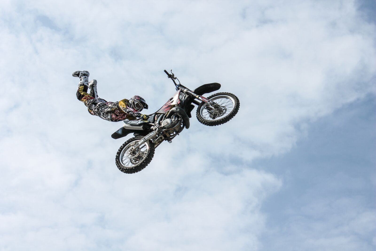 Canon EOS 1100D (EOS Rebel T3 / EOS Kiss X50) sample photo. Sky, sport, jump, bike photography