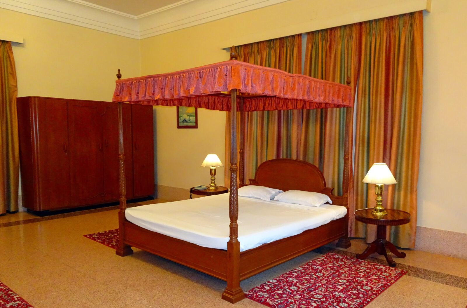 Sony Cyber-shot DSC-HX90V sample photo. Bedroom, interior, furniture photography