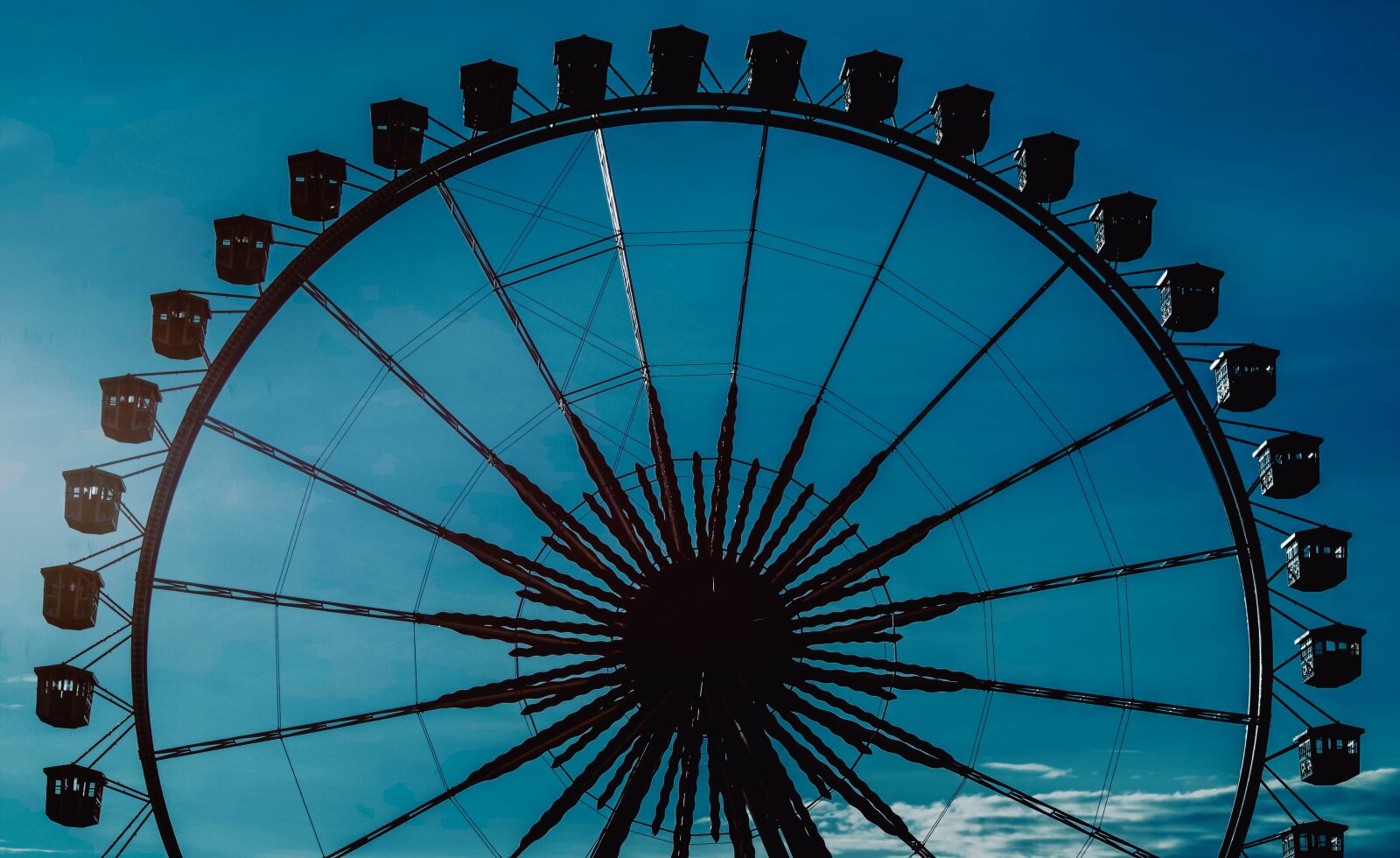 Pentax K-30 sample photo. Ferris wheel, year market photography