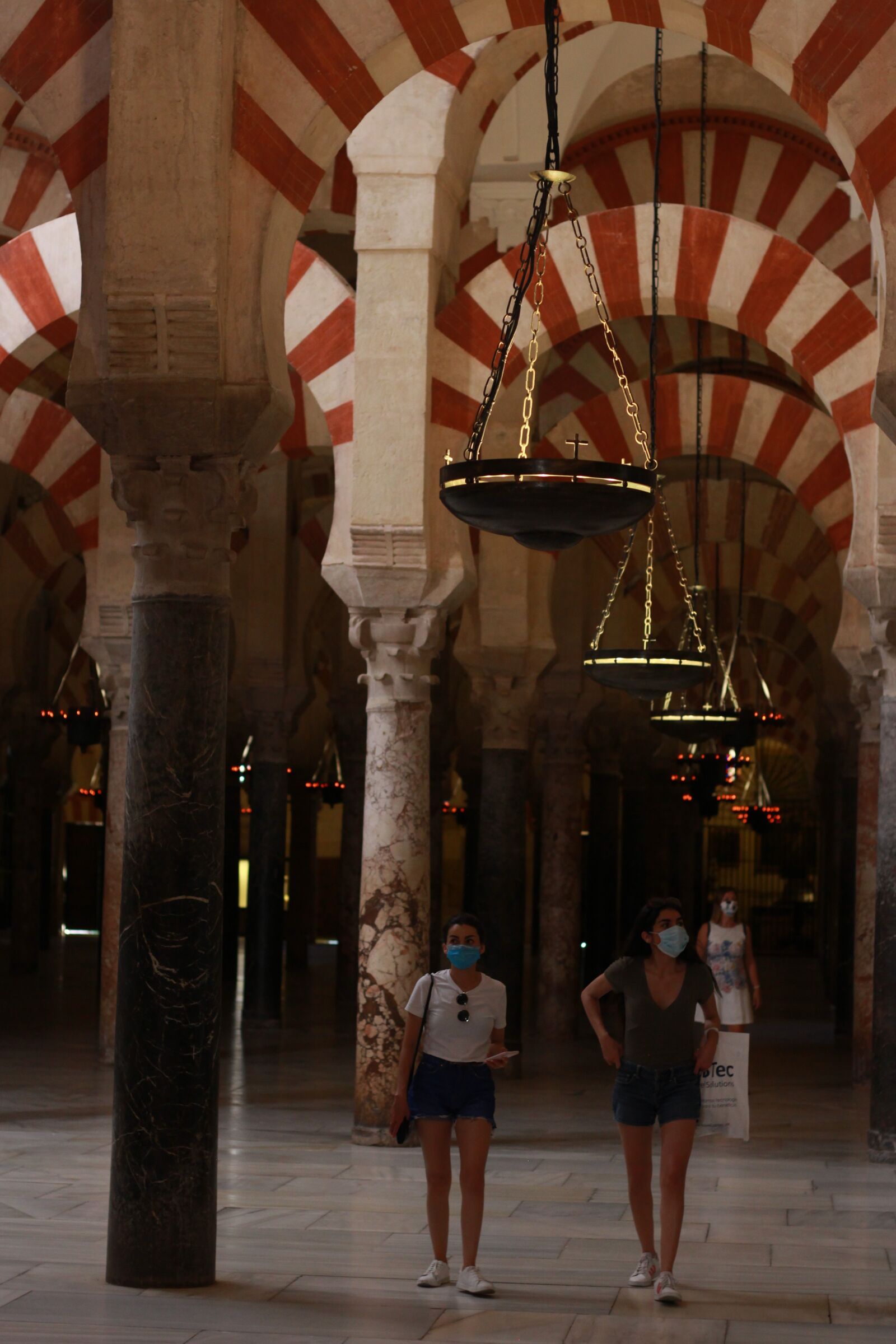 Canon EOS 700D (EOS Rebel T5i / EOS Kiss X7i) sample photo. Corona, tourism, mezquita photography