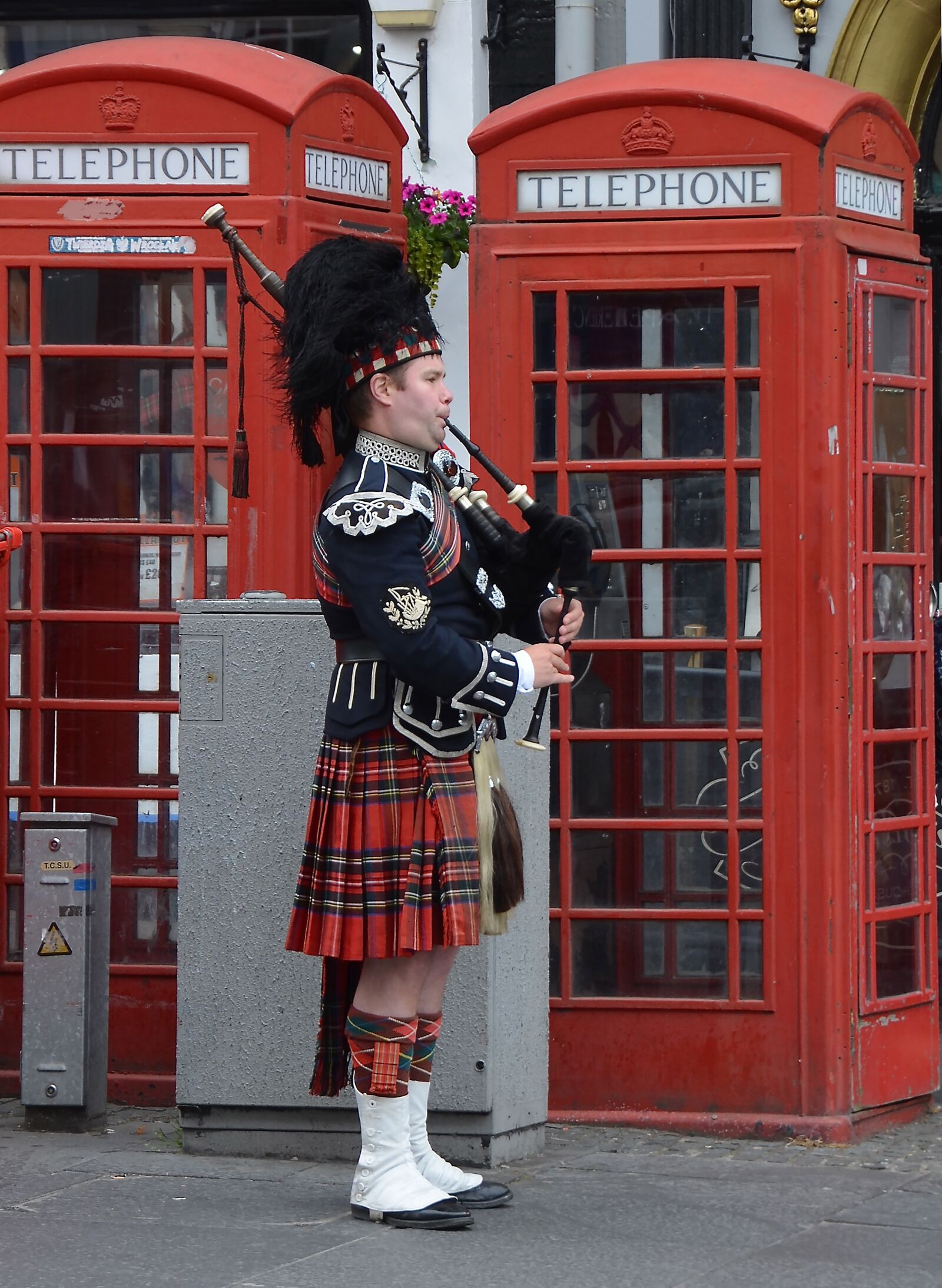 Nikon D5100 sample photo. Scotland, bagpipes, kilt photography