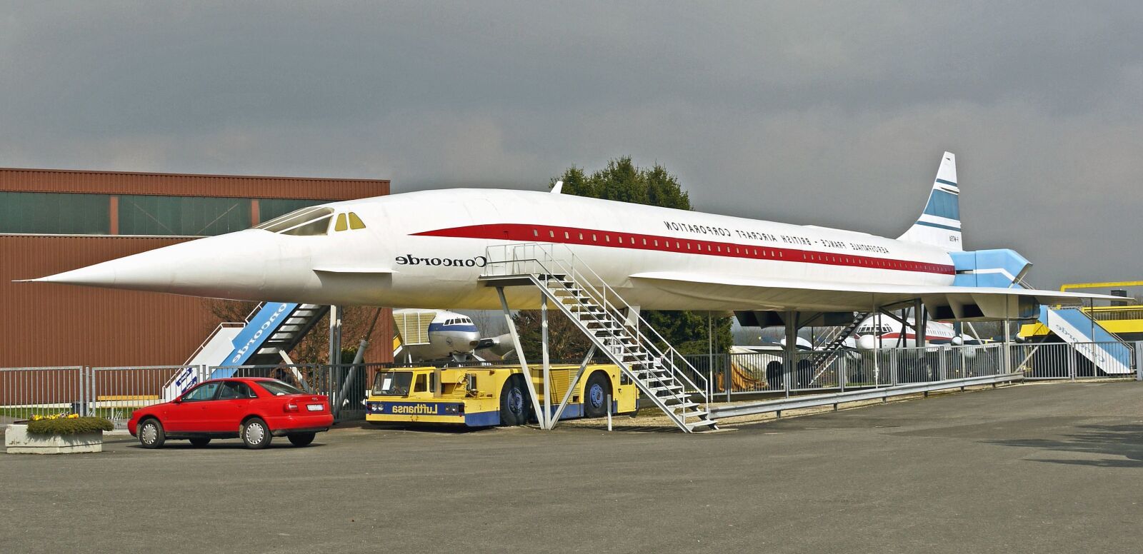 Panasonic Lumix DMC-G1 sample photo. Airplane, transport, vehicle, travel photography