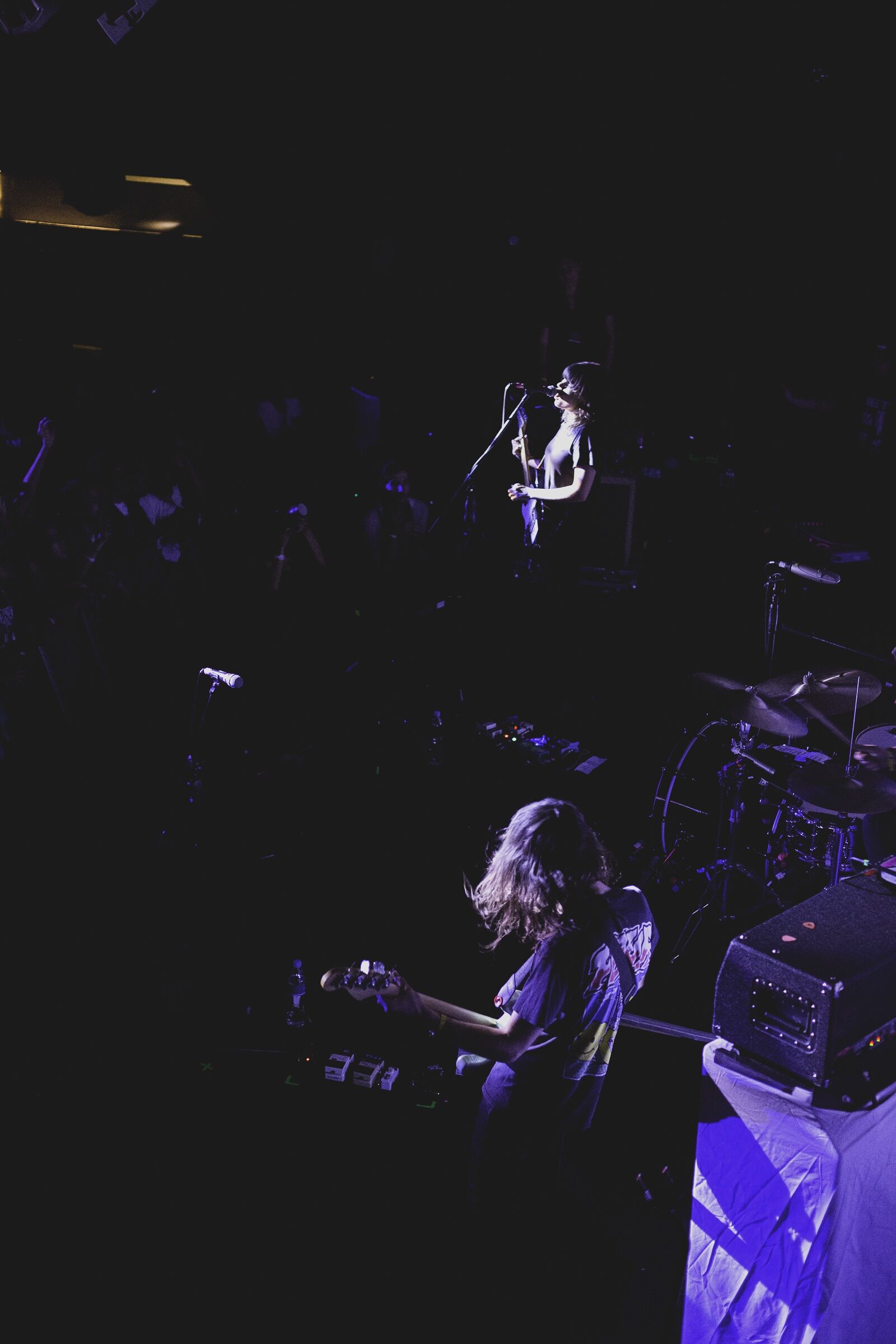 Canon EF 50mm F1.4 USM sample photo. Audience, barnett, concert photography