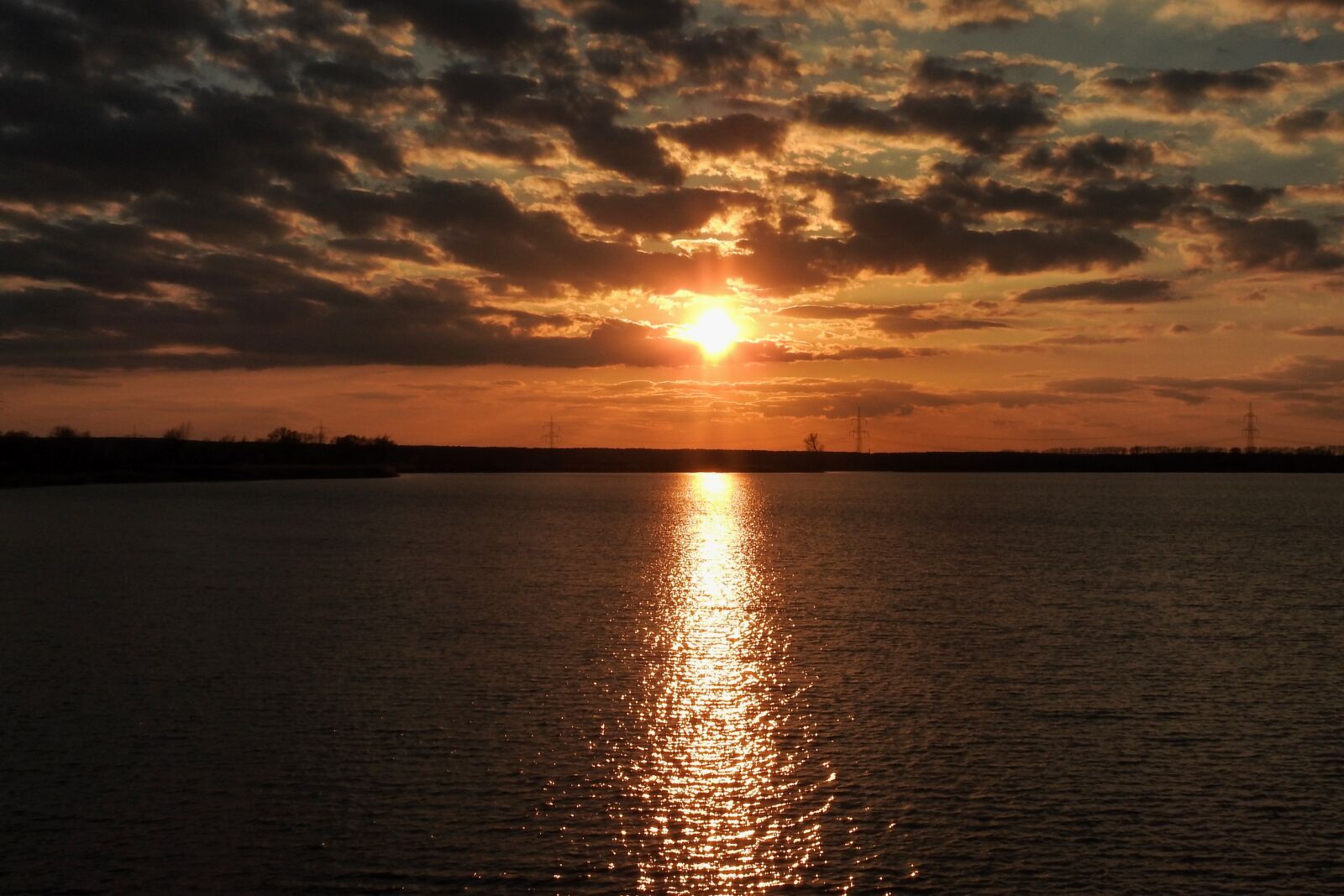 Nikon Coolpix P900 sample photo. Sunset, clouds, lake photography