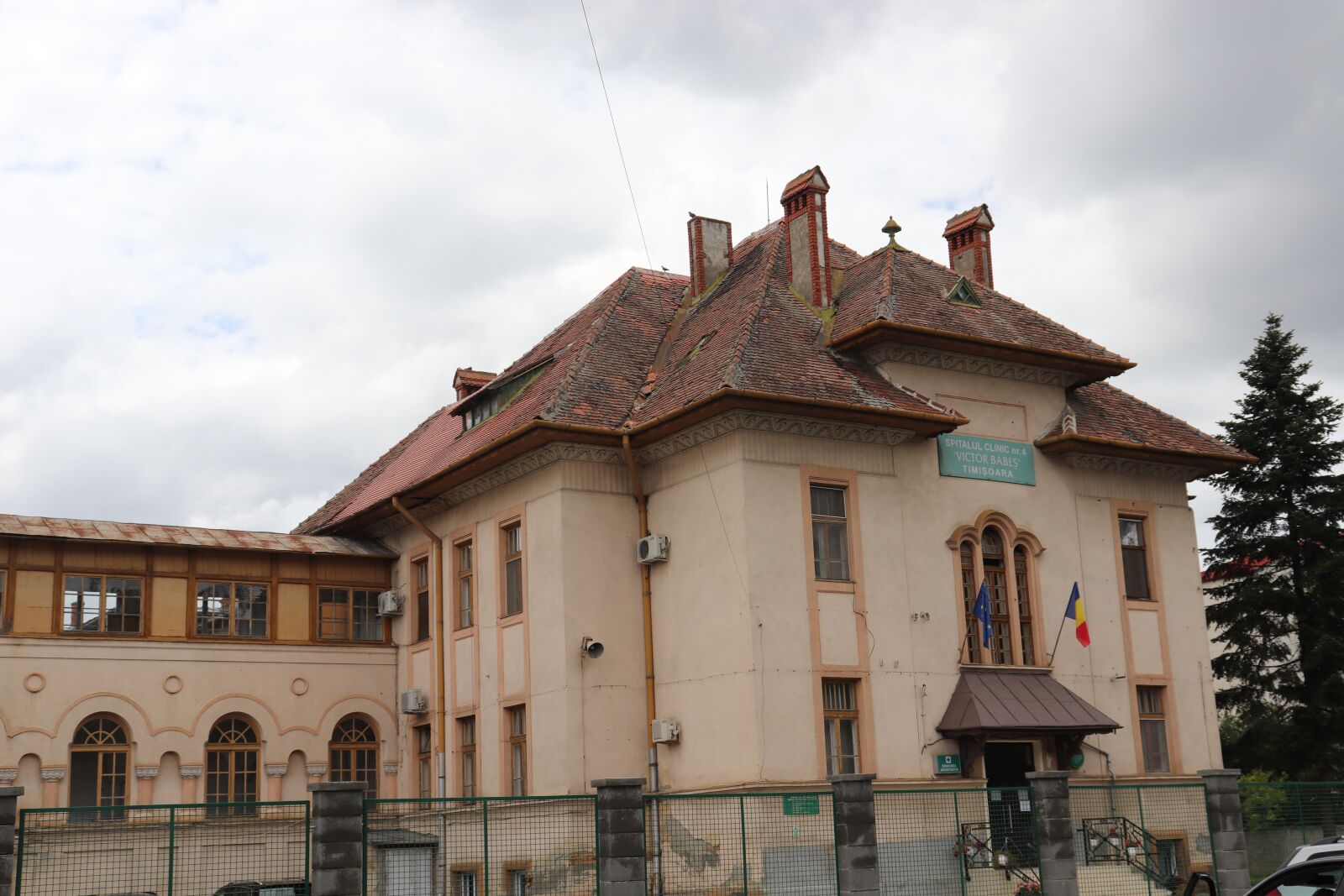 Canon EF-S 18-55mm F4-5.6 IS STM sample photo. Spital, victor babes, timisoara photography