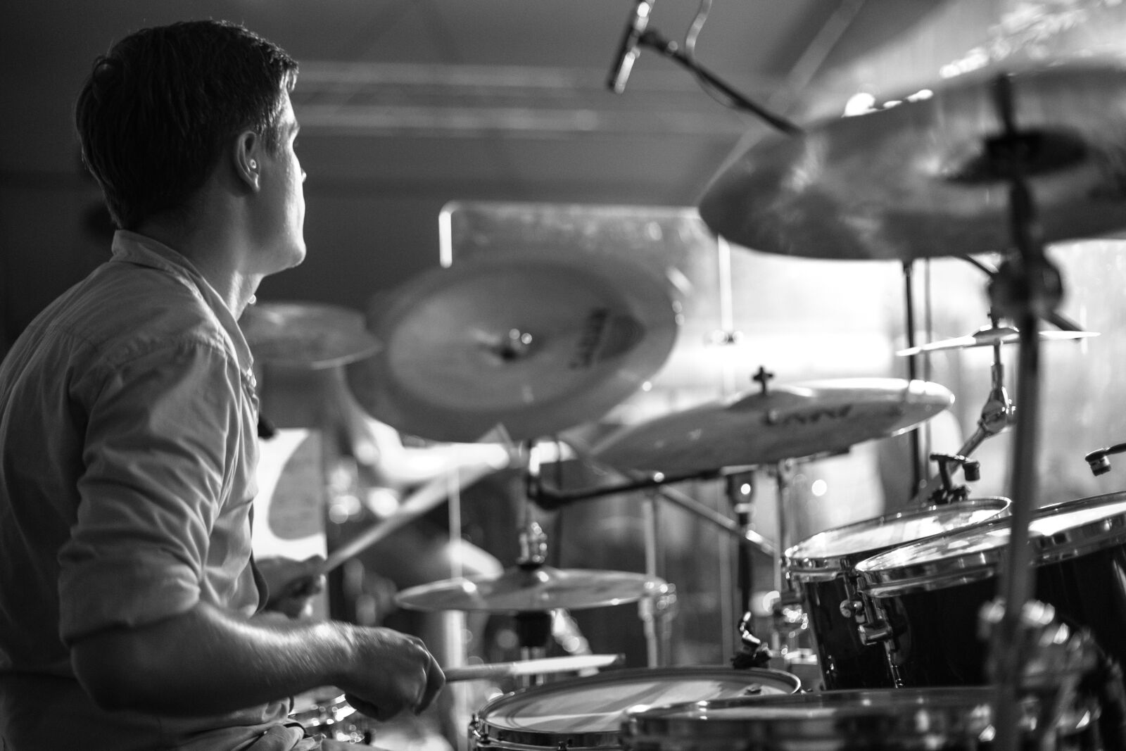 Canon EOS 6D + Canon EF 50mm F1.4 USM sample photo. Drums, drummer, floor photography