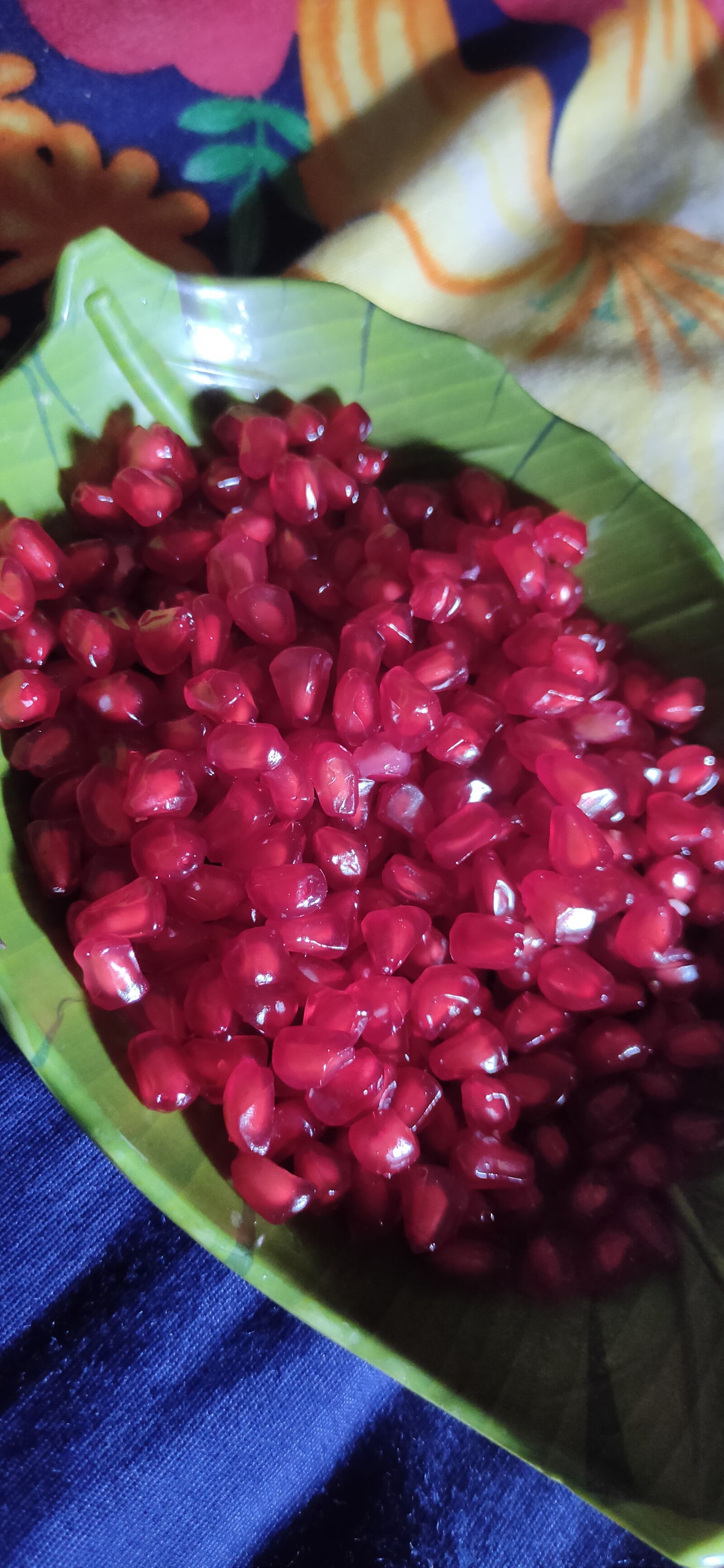 Realme XT sample photo. Red, pomegranate, fruit photography