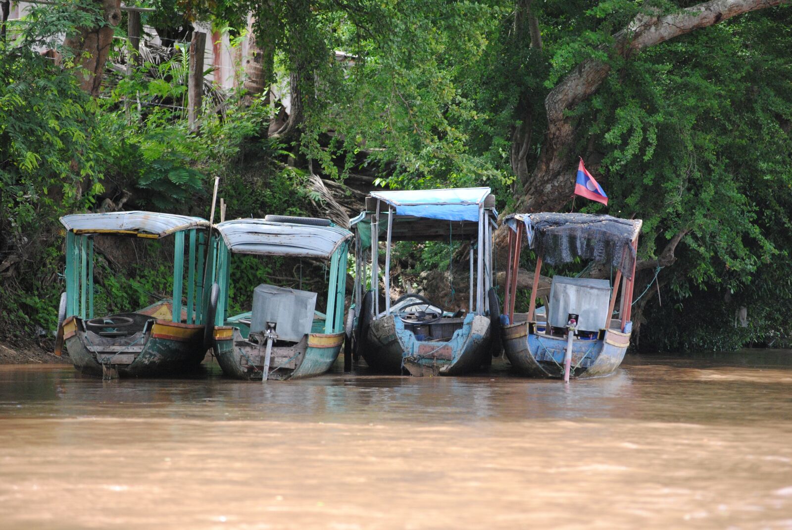 Nikon D3000 sample photo. Laos, boat, river photography