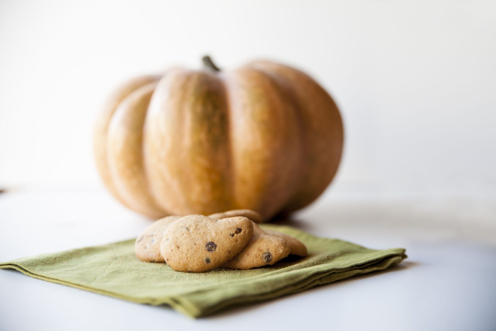 Canon EOS 5D Mark II sample photo. Pumpkin, biscuits, autumn photography