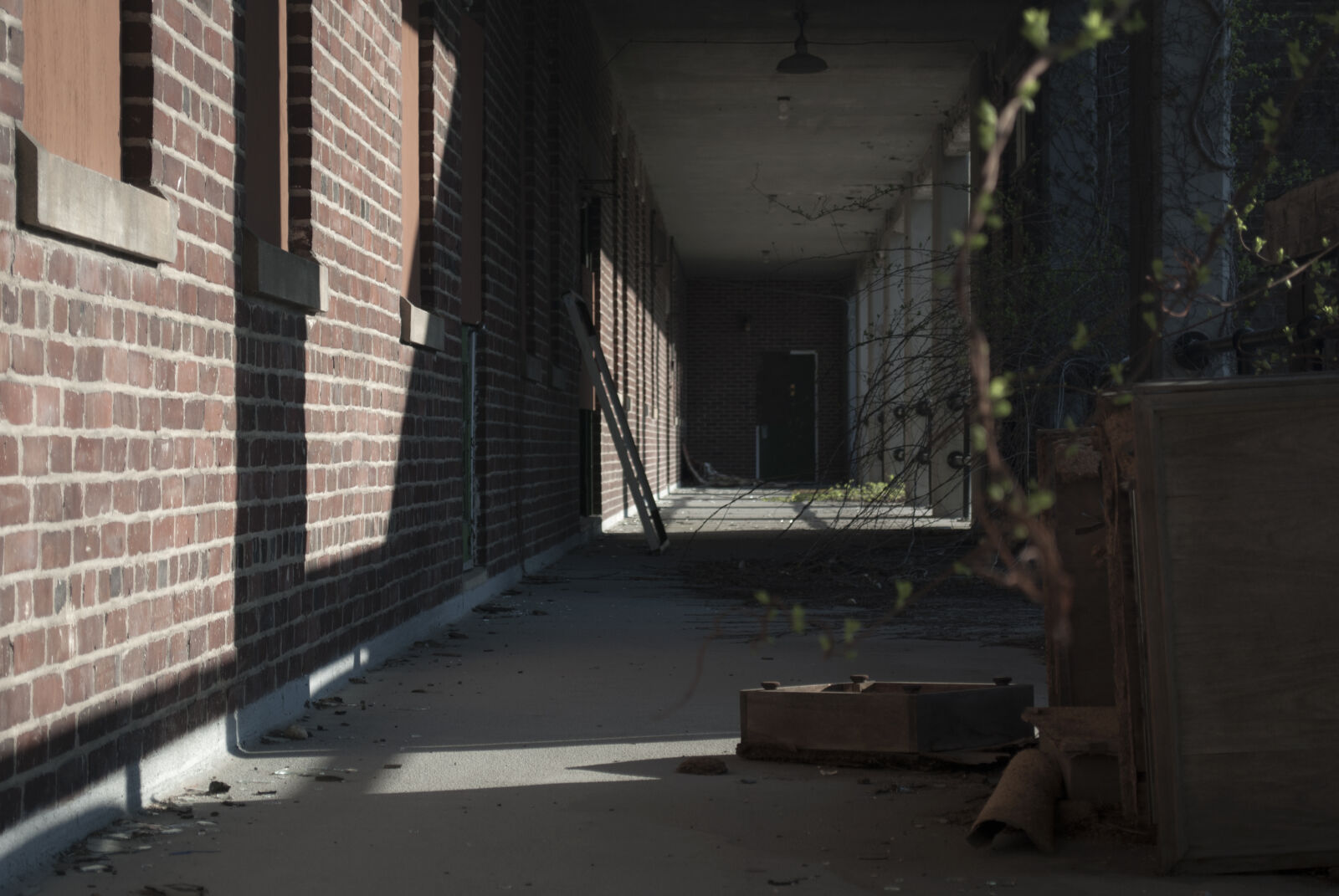 Nikon D3000 sample photo. Army, creepy, old photography