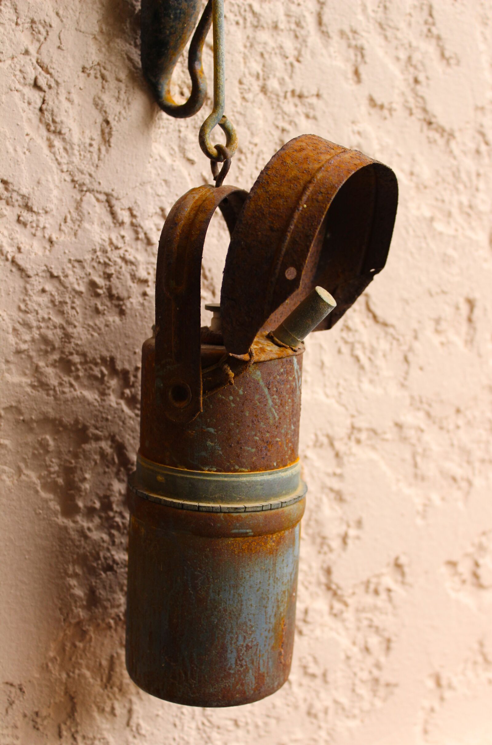 Canon EOS 600D (Rebel EOS T3i / EOS Kiss X5) sample photo. Old, carbide, lamp photography