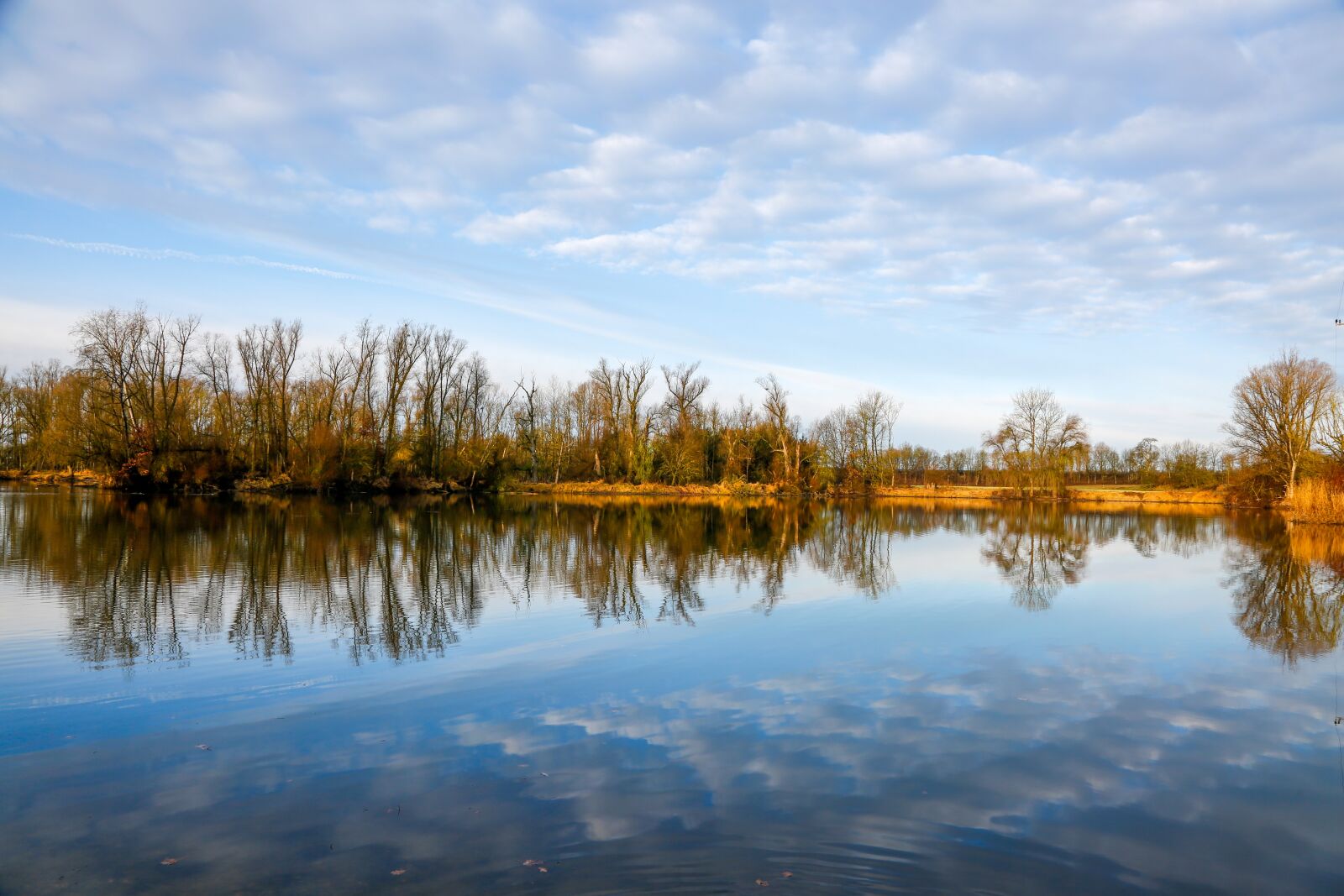 Canon EF 24-105mm F4L IS USM sample photo. Morning, sunrise, lake photography