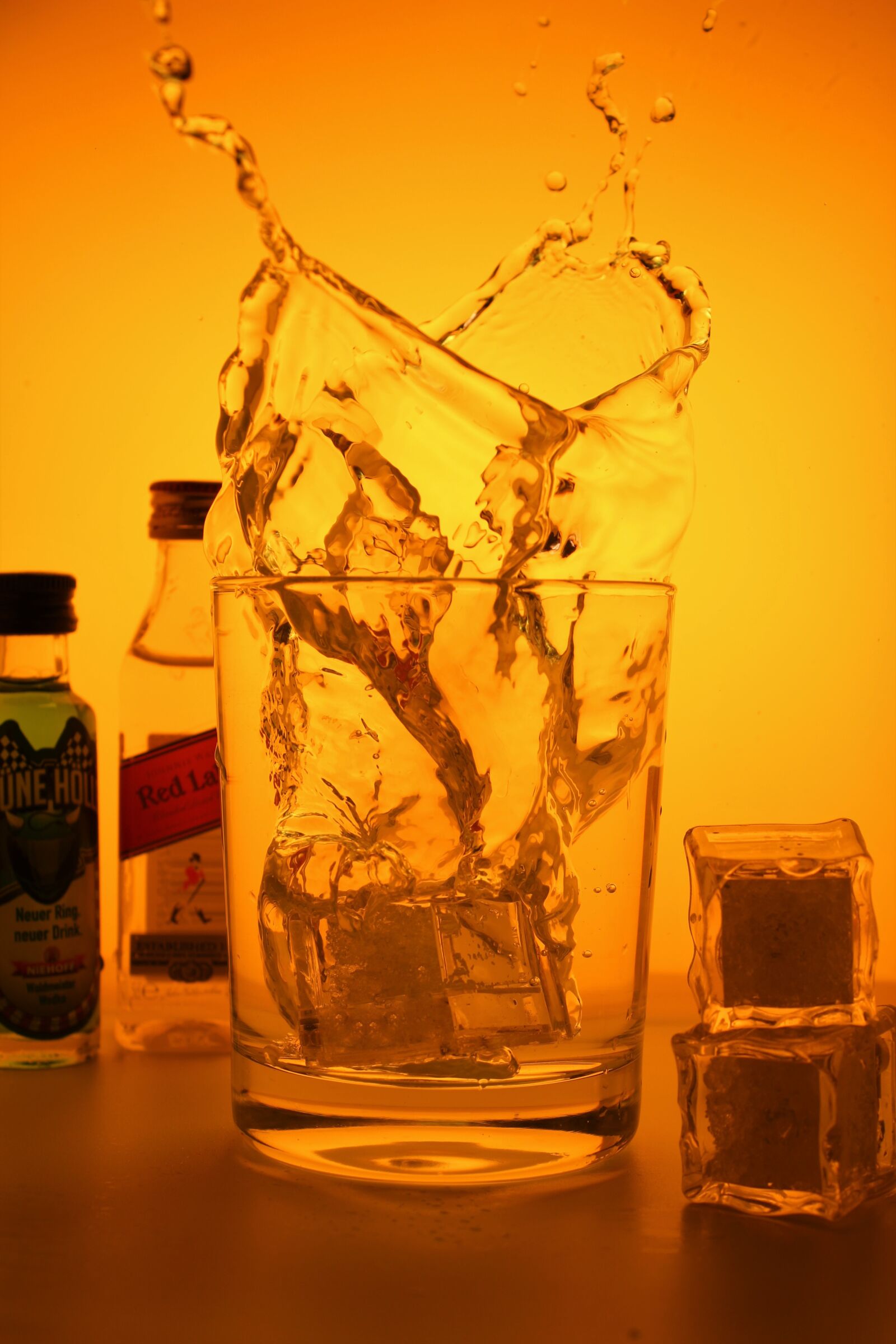 Canon EF-S 18-55mm F3.5-5.6 IS sample photo. Water, inject, drip photography