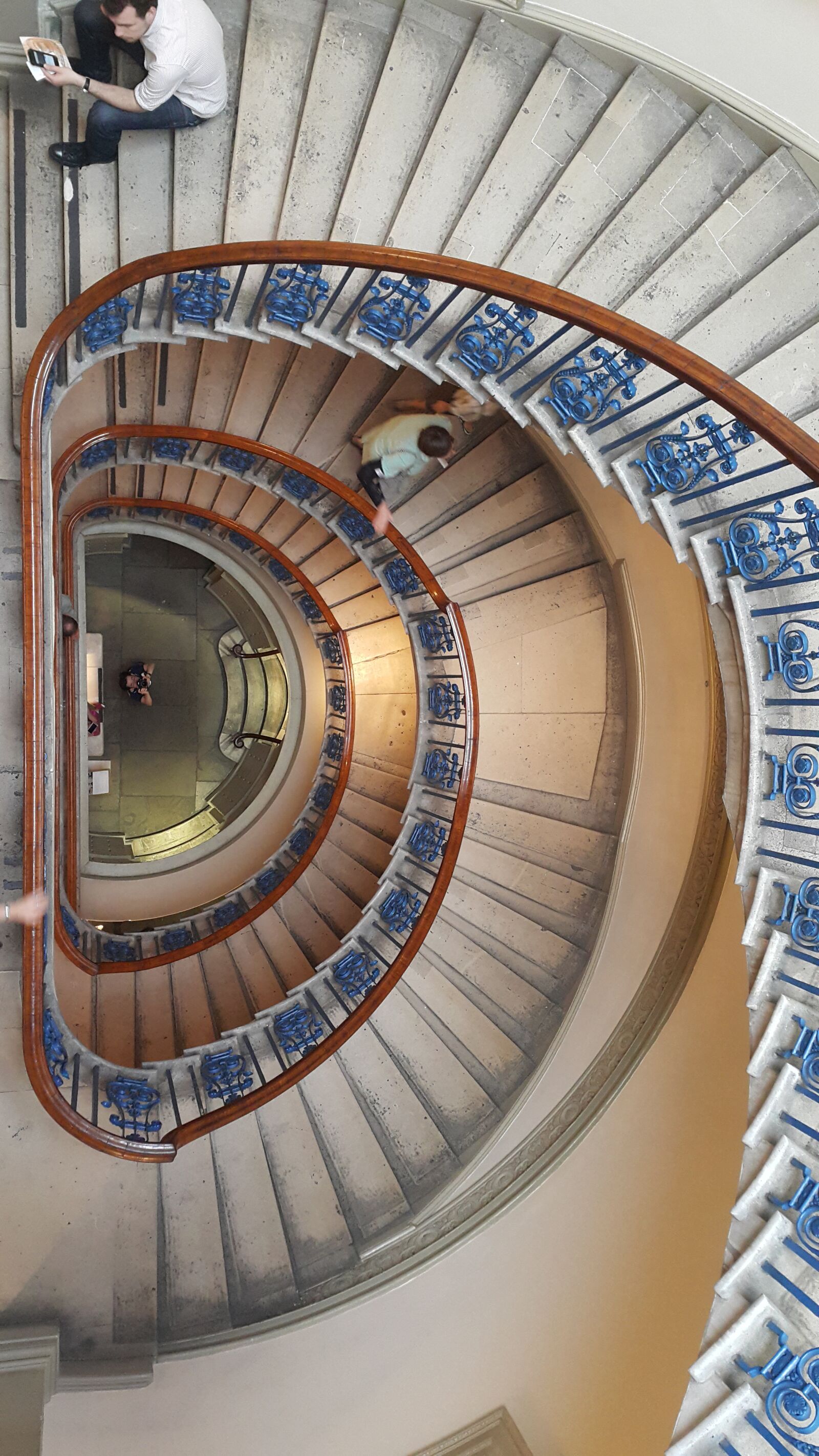 Samsung Galaxy Note4 sample photo. Stairs, round, spiral photography