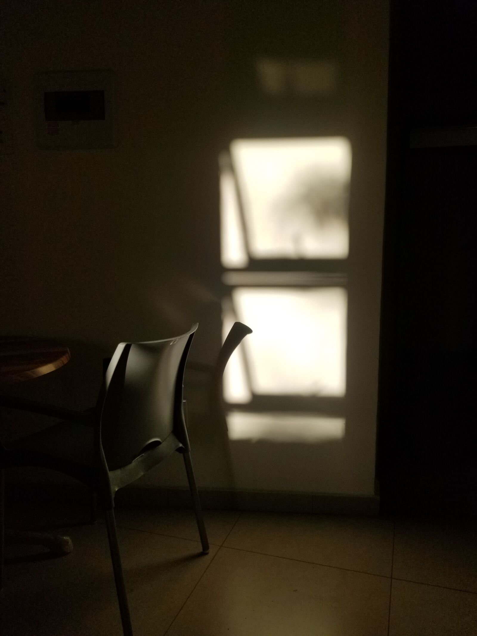 Samsung Galaxy S8 sample photo. Sunset, windows, shadow photography