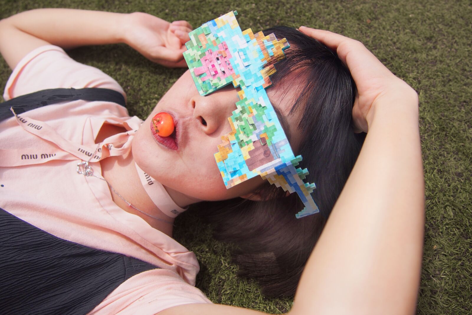 Olympus PEN E-PL6 sample photo. Girls, glasses, creative photography
