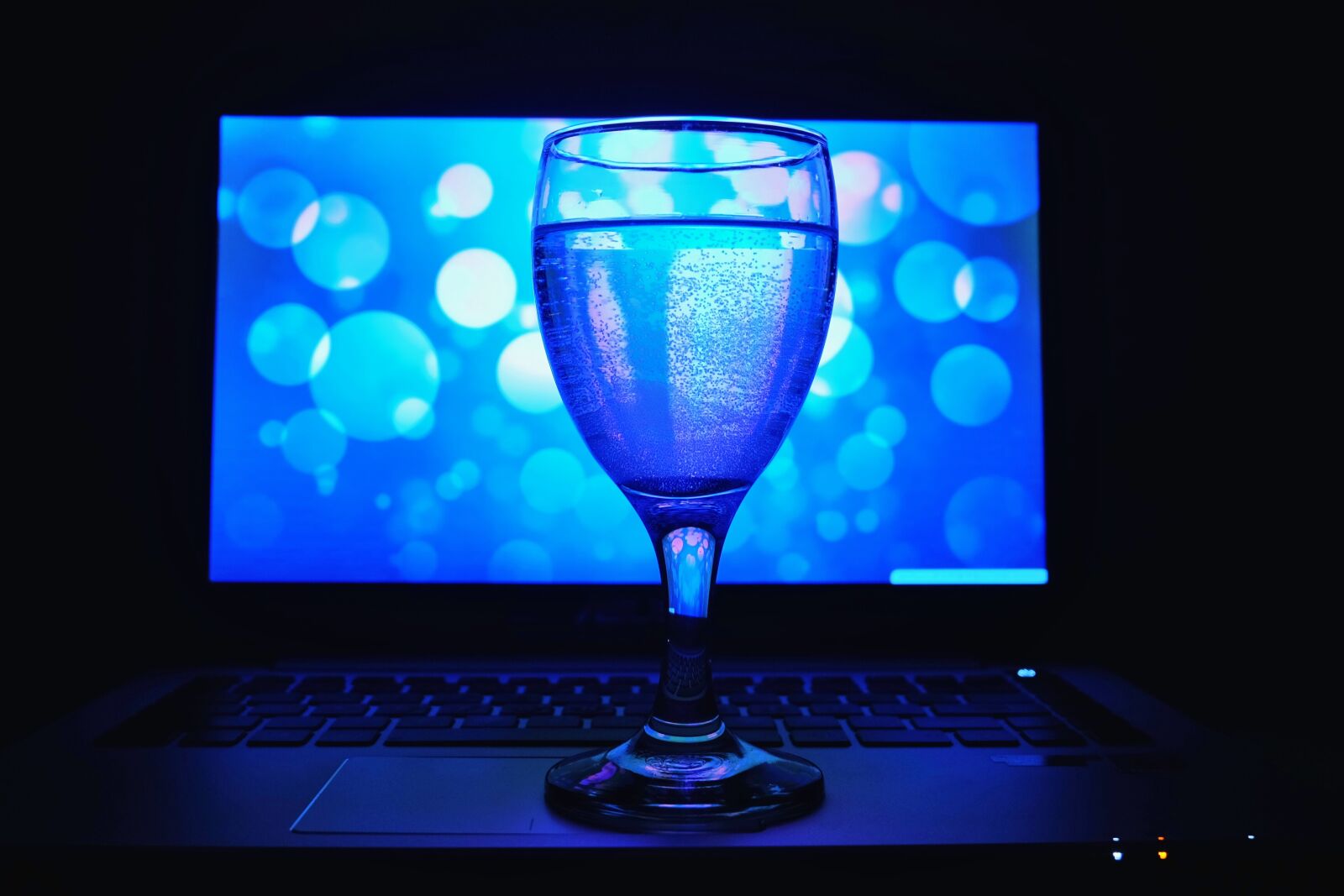 Fujifilm X-M1 sample photo. Drink, evening photography