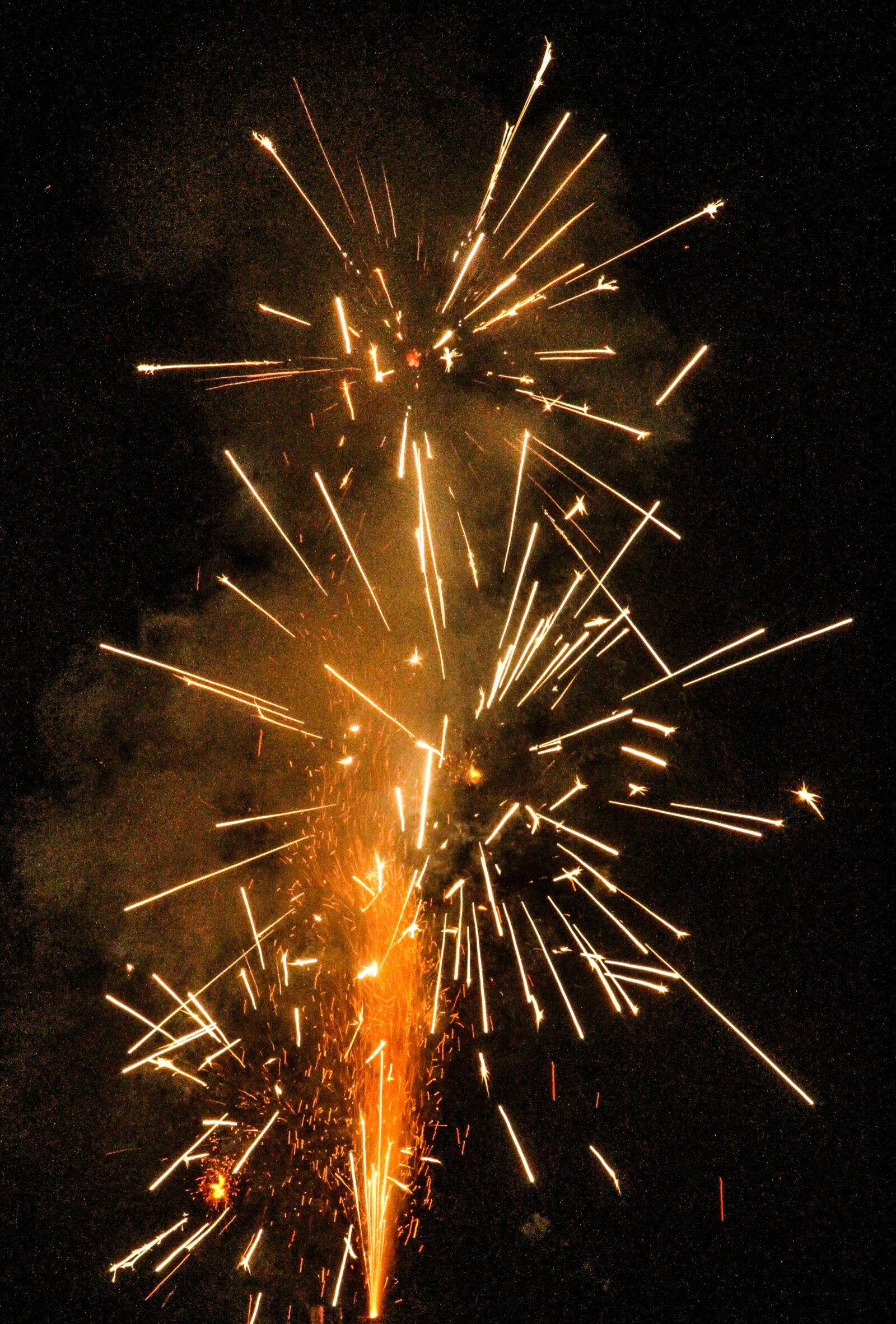 Canon EF 24-105mm F4L IS USM sample photo. Fireworks, light, smoke, theme photography