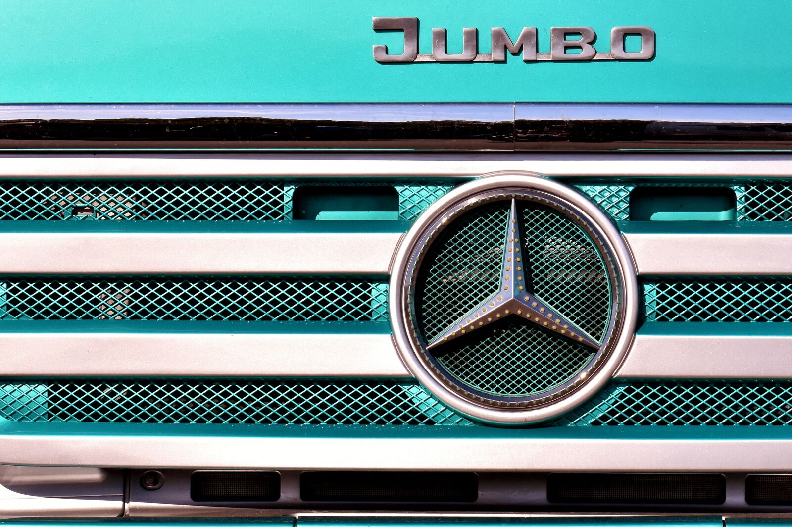 Nikon D7200 sample photo. Mercedes logo photography