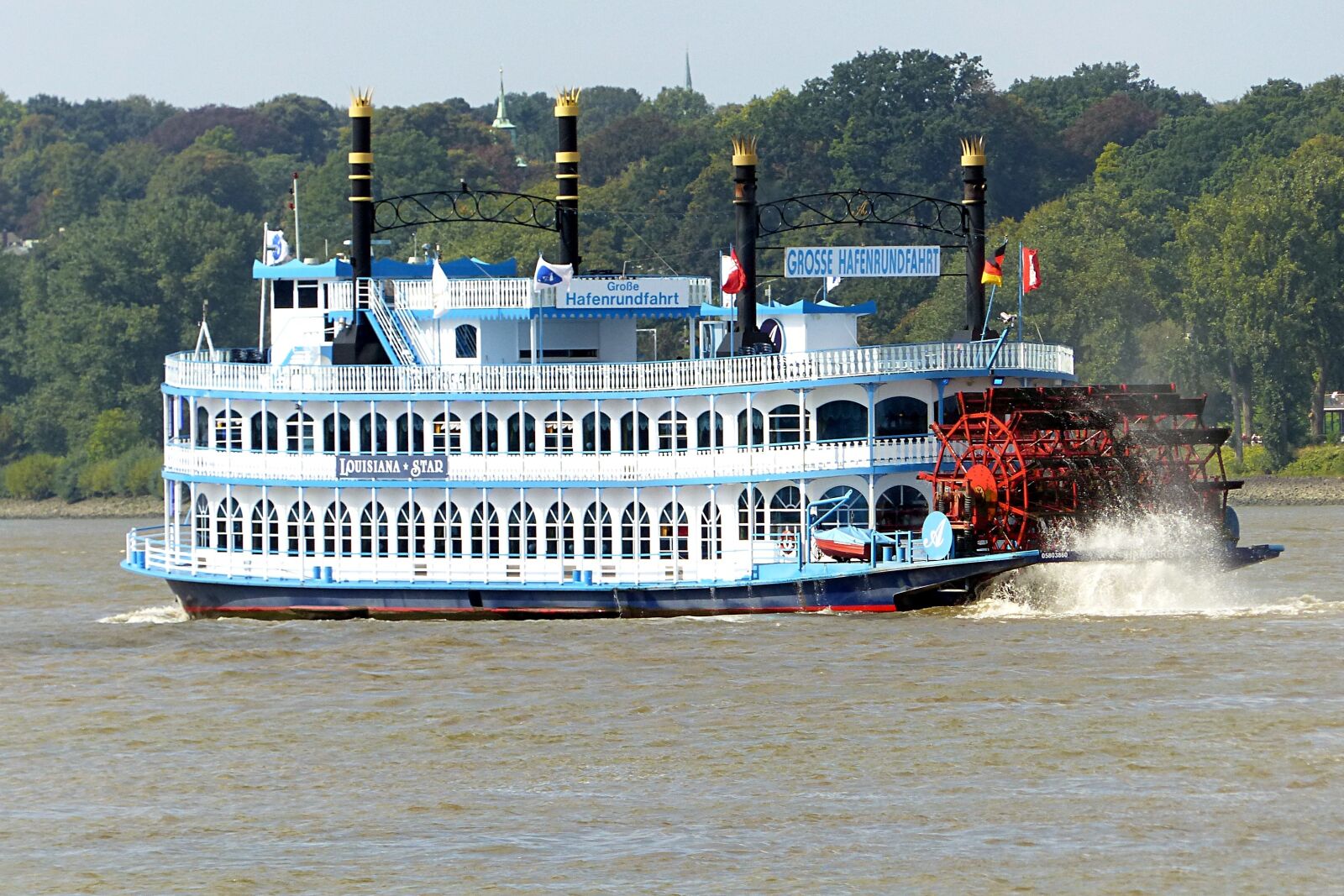 Panasonic Lumix DMC-FZ200 sample photo. Steamer, paddle steamer, ship photography