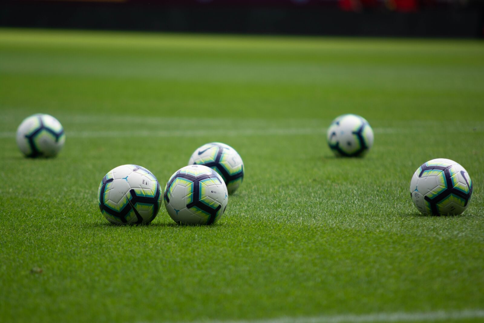 Nikon D5200 sample photo. Footballs, football, premier league photography