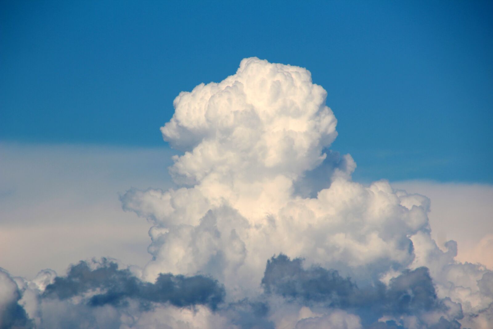 Canon EOS 600D (Rebel EOS T3i / EOS Kiss X5) sample photo. Clouds, sky, cloud photography