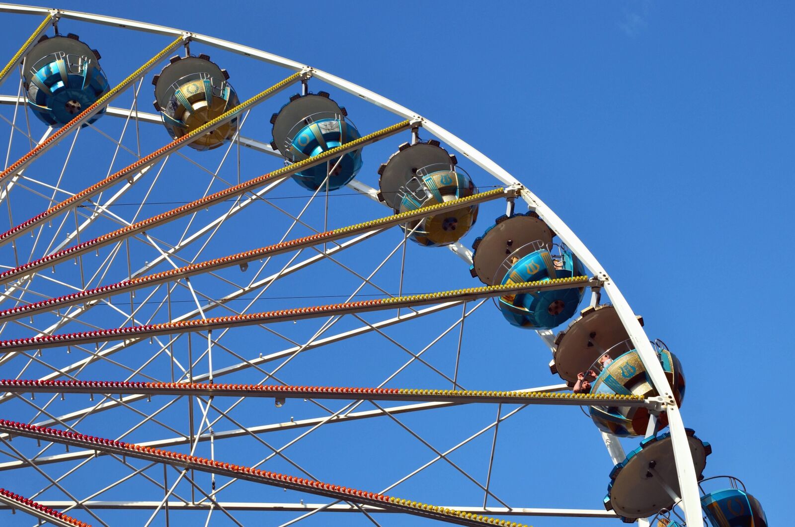 Nikon D5100 sample photo. Amusement park, construction, metal photography