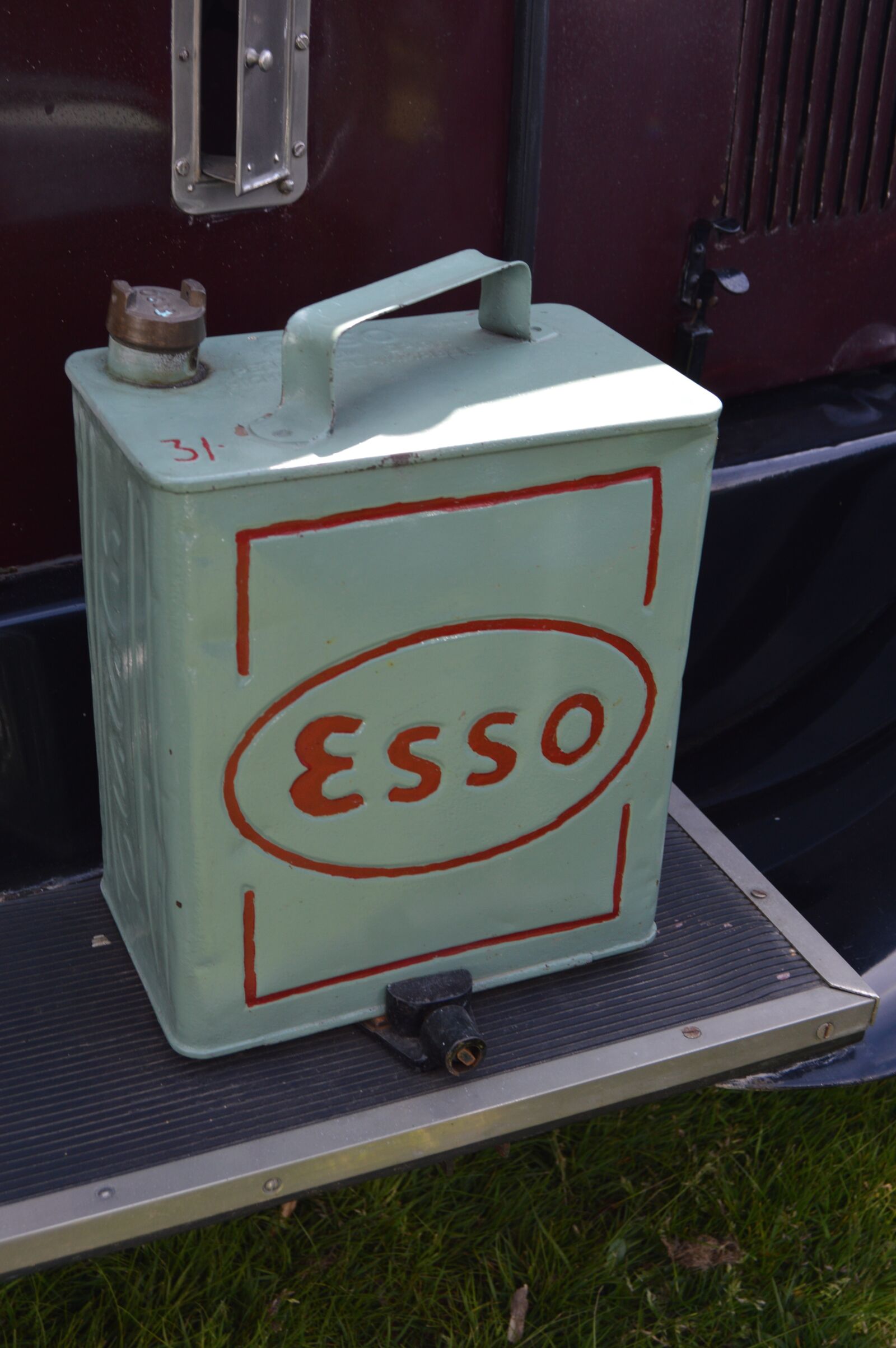 Nikon D3200 sample photo. Esso, oil can, motoring photography