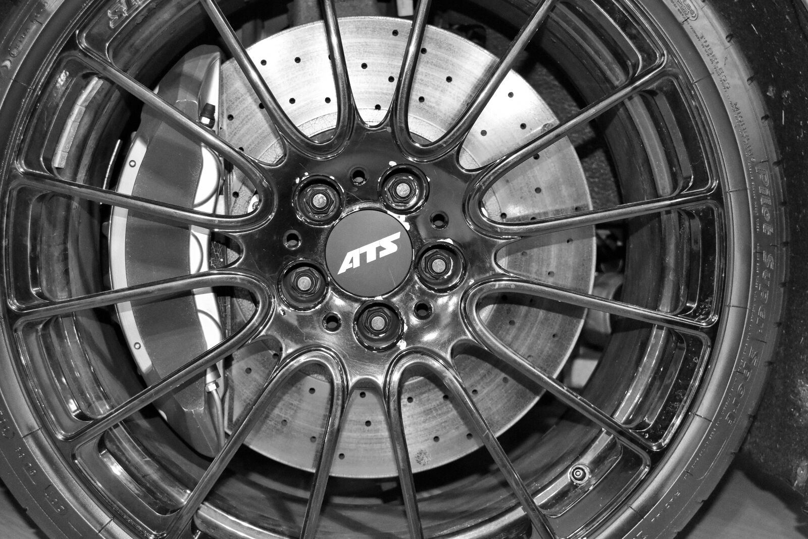Nikon D5500 sample photo. Aluminum, black and white photography