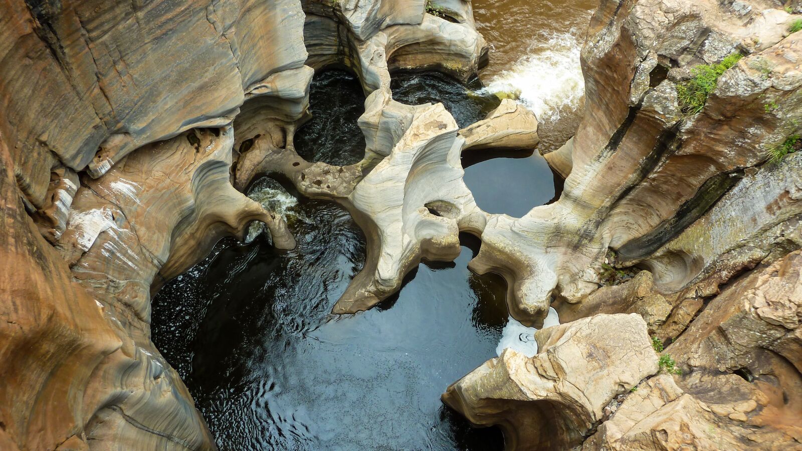 Panasonic Lumix DMC-ZS7 (Lumix DMC-TZ10) sample photo. Water, nature, rock photography
