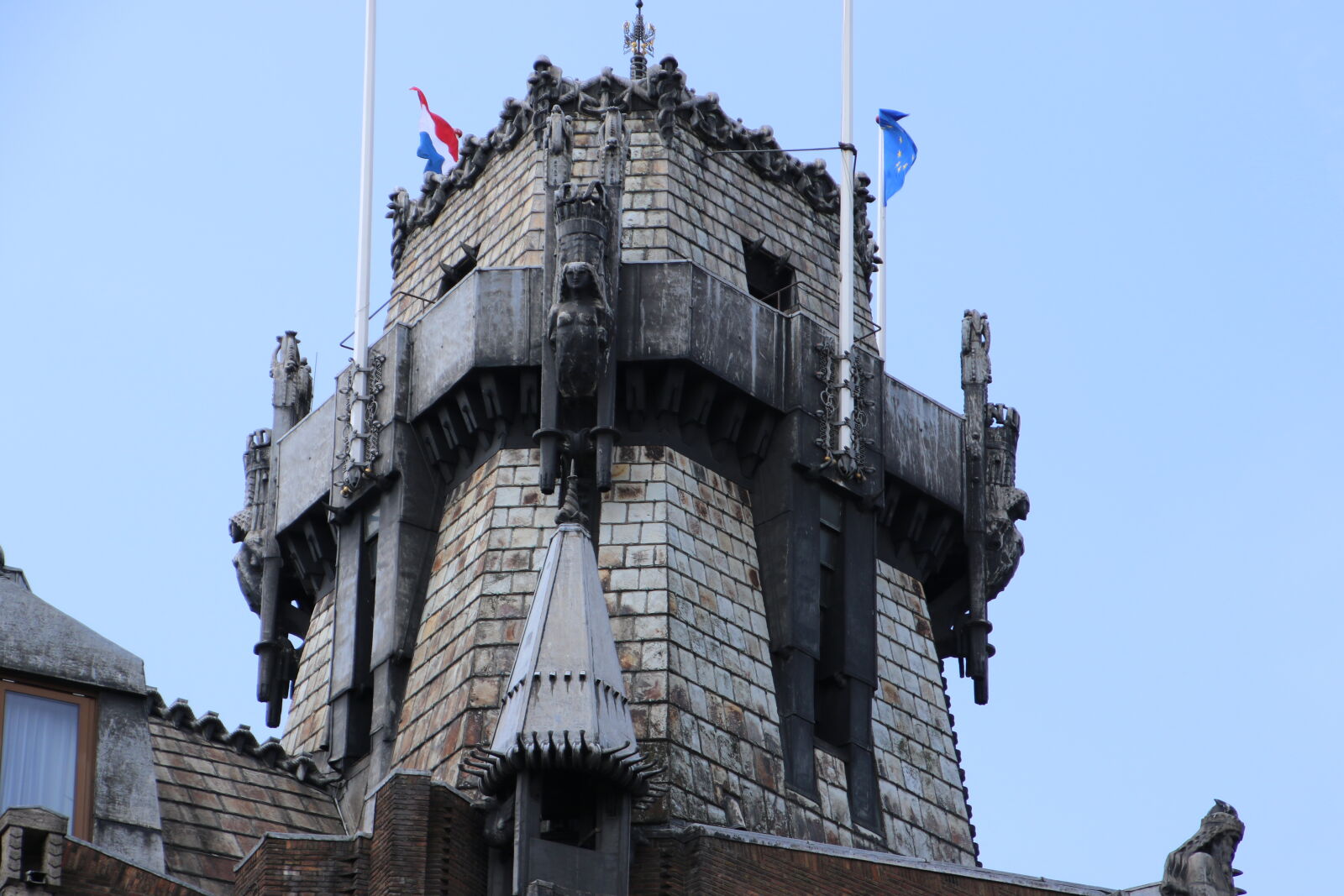 Canon EOS 7D Mark II sample photo. Amsterdam, art, deco, bricks photography