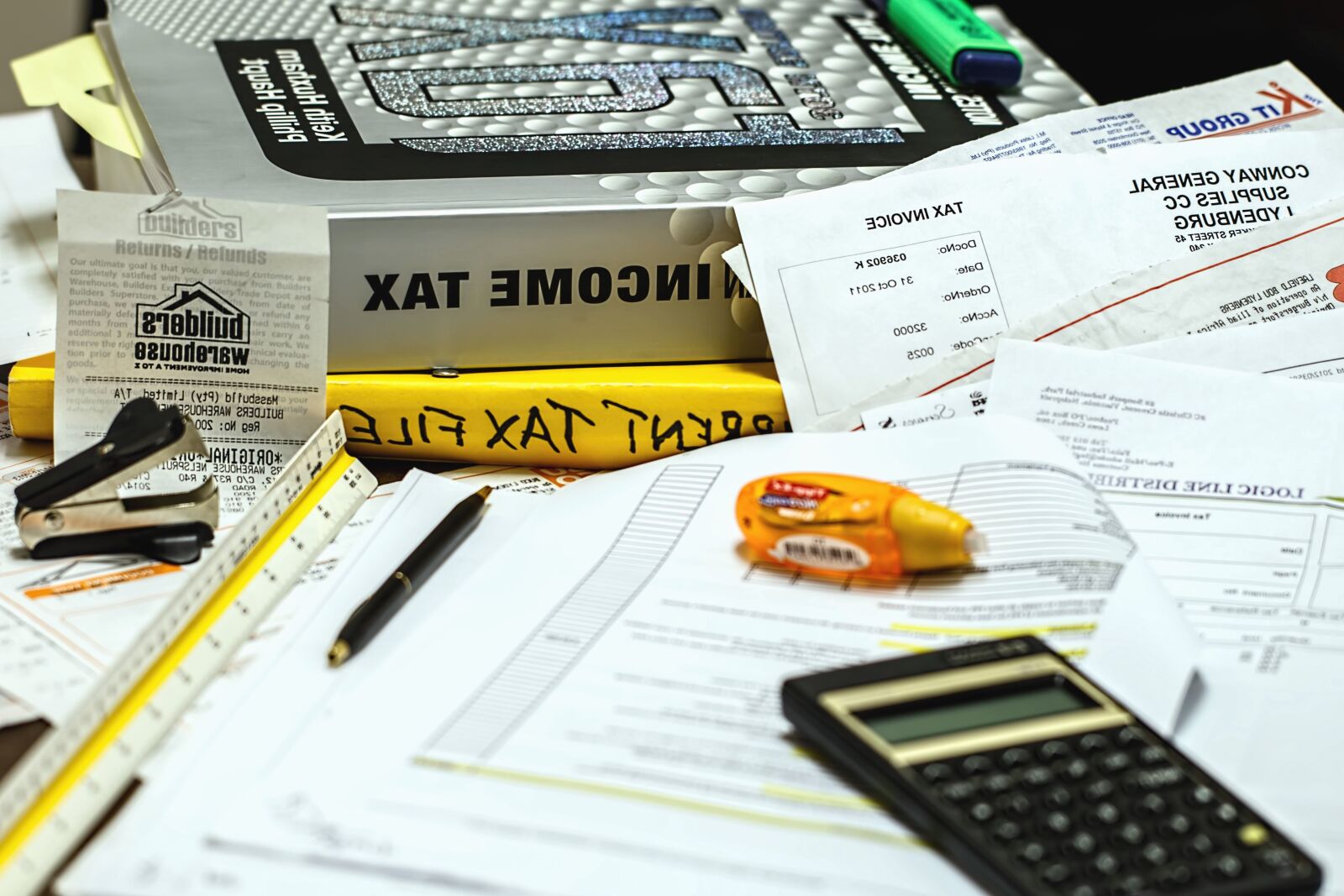 Canon EOS 70D sample photo. Calculator, paper, pen, calculator photography
