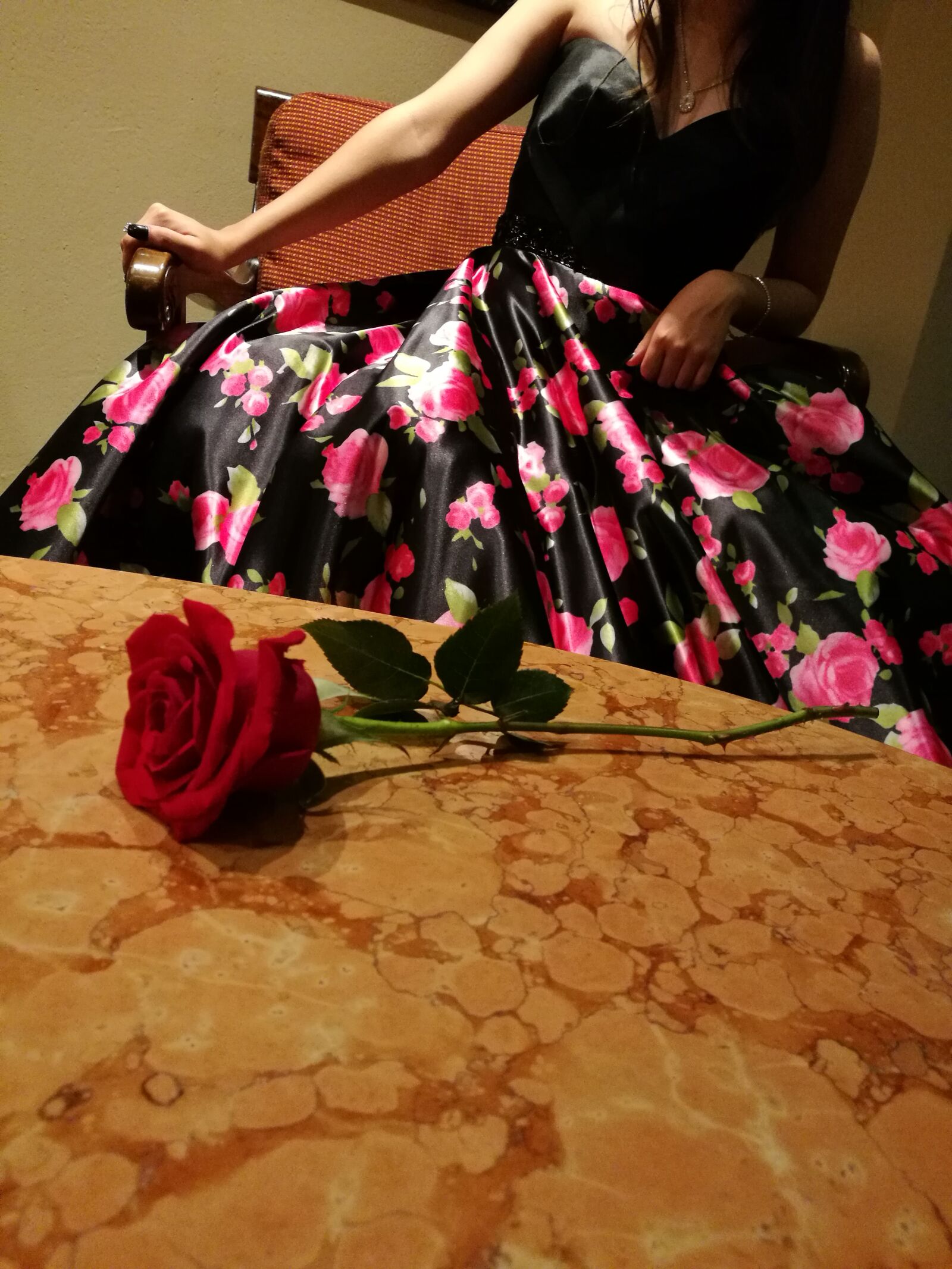 HUAWEI P9 sample photo. Dress, red, rose photography