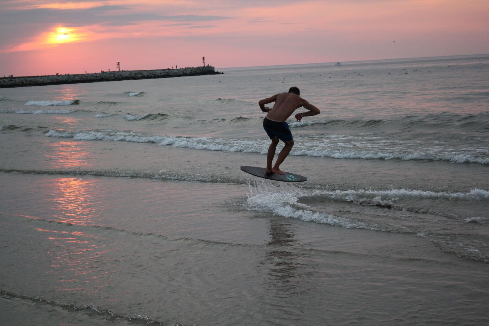 Canon EOS 550D (EOS Rebel T2i / EOS Kiss X4) sample photo. Board, water, the baltic photography