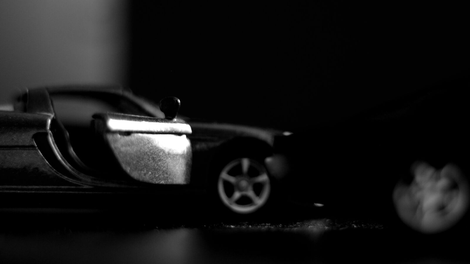 Canon EOS 700D (EOS Rebel T5i / EOS Kiss X7i) sample photo. Model, model car, porsche photography