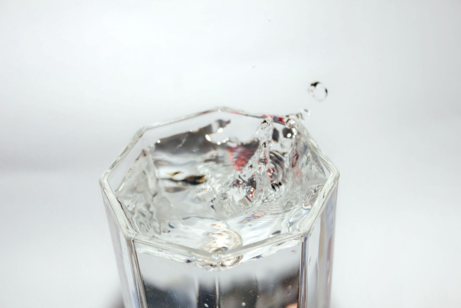 Canon EF-S 18-55mm F3.5-5.6 IS sample photo. Beverage, drink, drinking water photography
