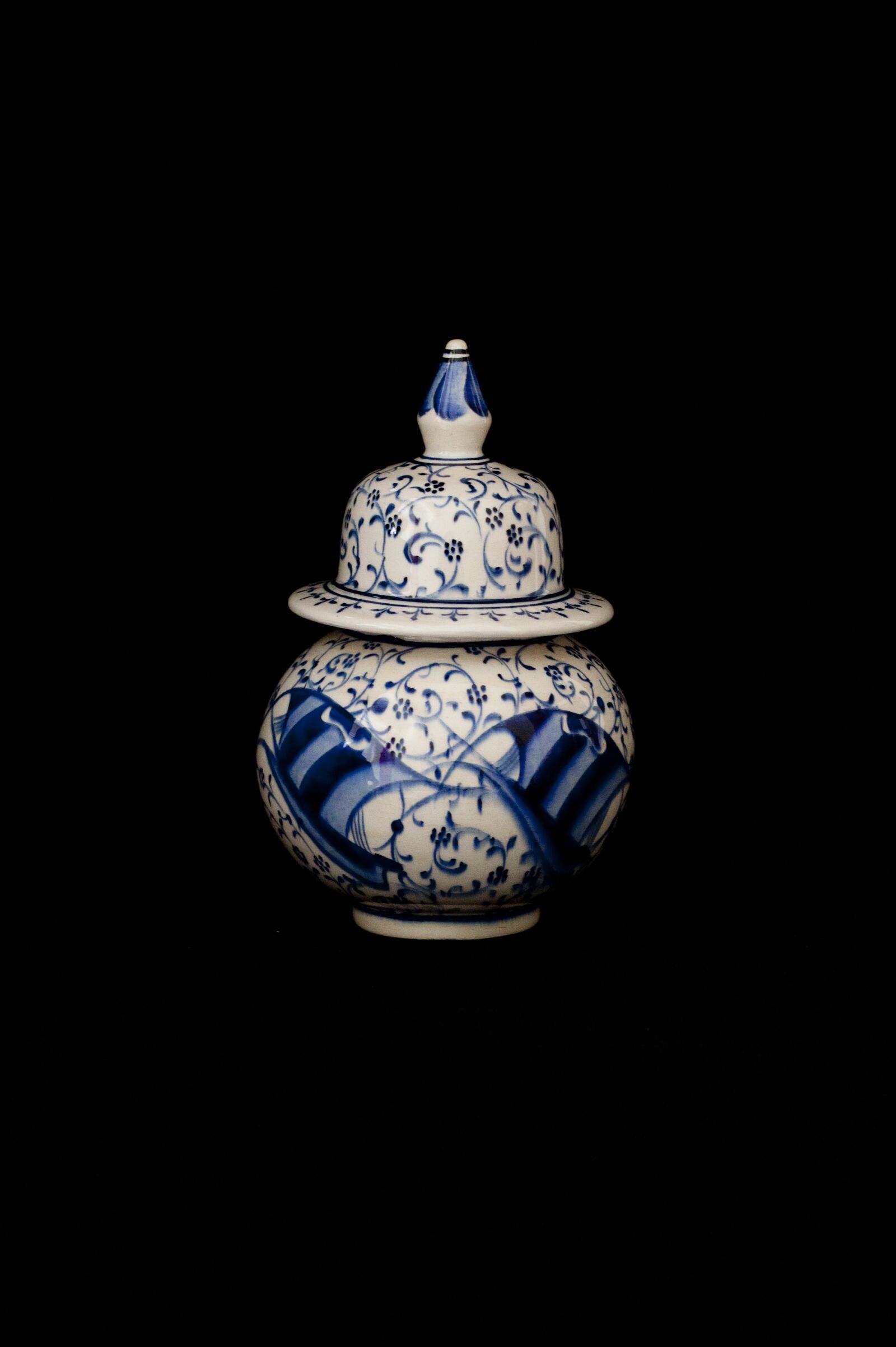 Canon EOS 500D (EOS Rebel T1i / EOS Kiss X3) sample photo. Tile, handicrafts, increased photography