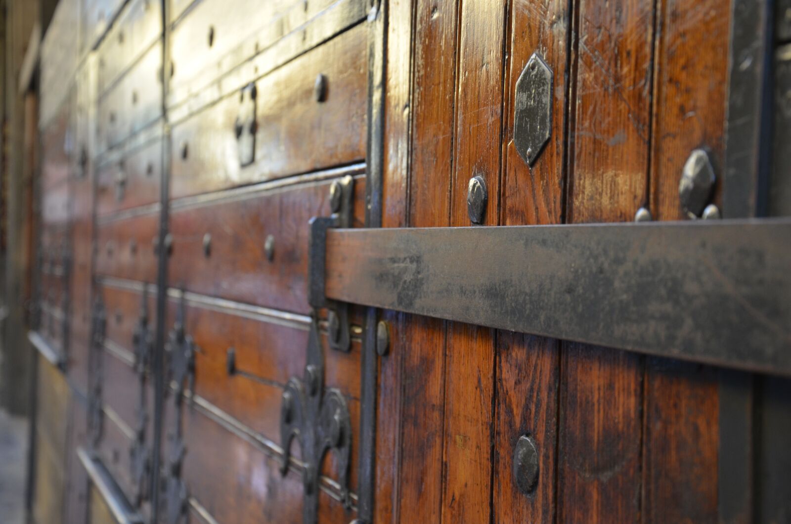 Nikon D5100 sample photo. Door, wood, house photography