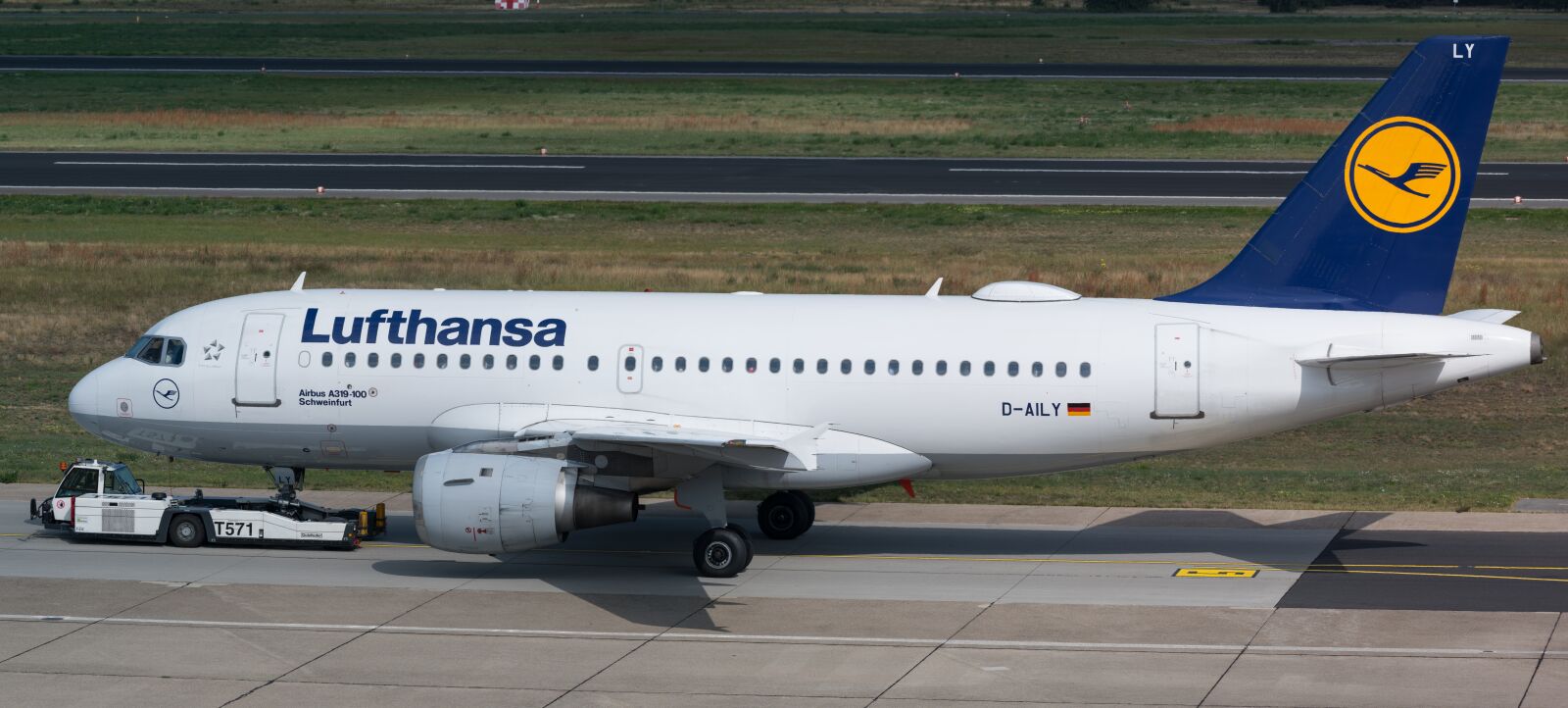 Nikon Z6 sample photo. Aircraft, airbus 319-100, lufthansa photography